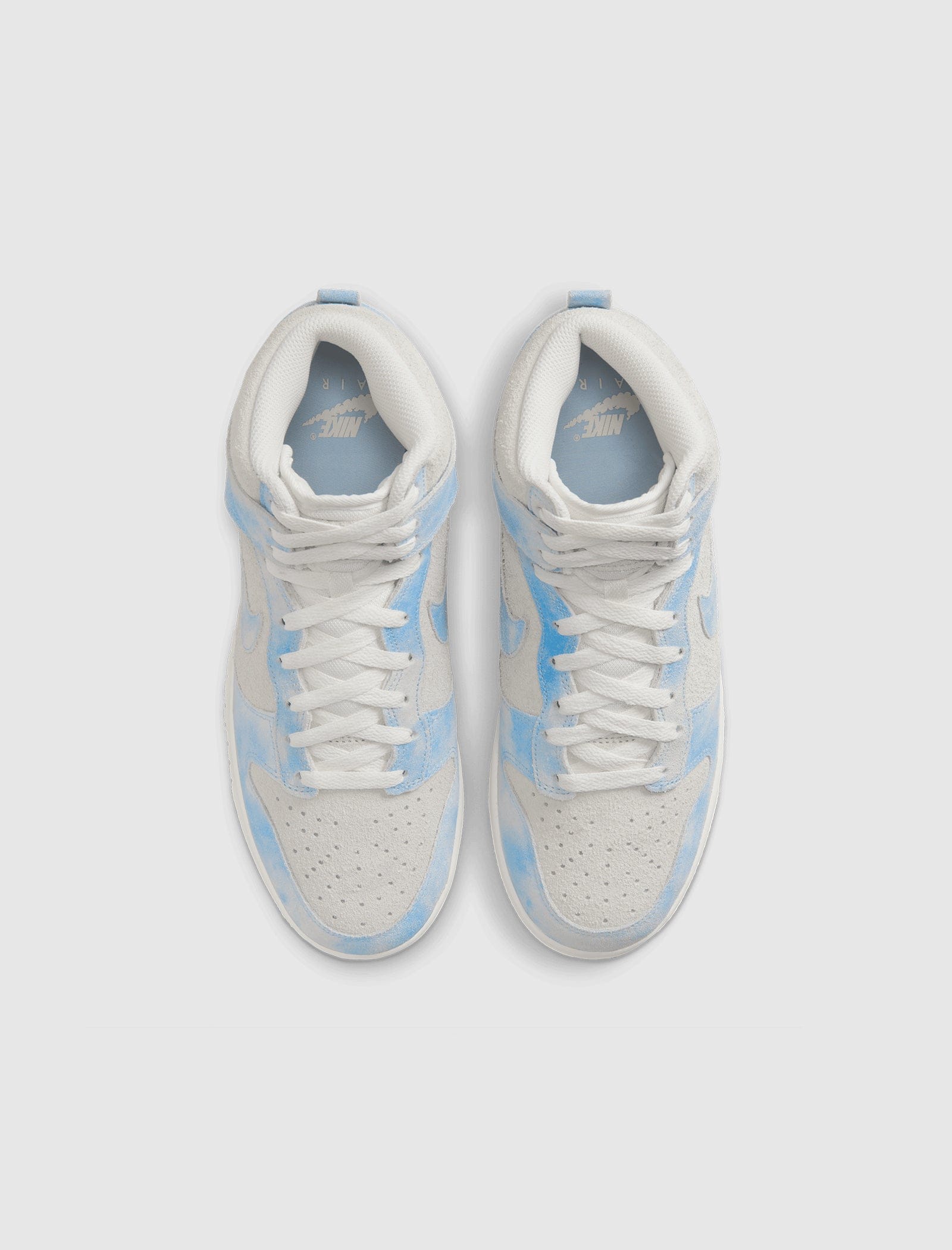 Air Jordan WOMEN'S NIKE DUNK HIGH SE "CLOUDS"