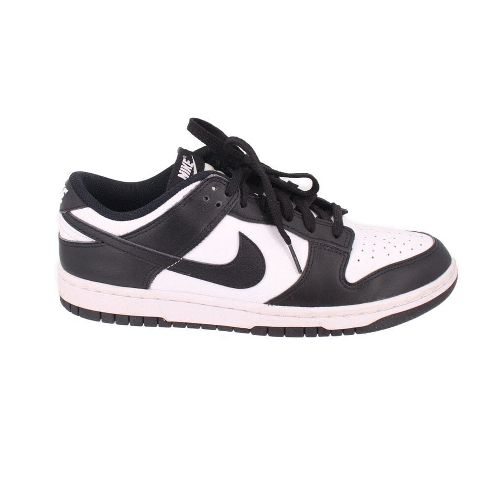 NIKE WOMEN'S DUNK LOW SNEAKERS BLACK/WHITE 9.5 US