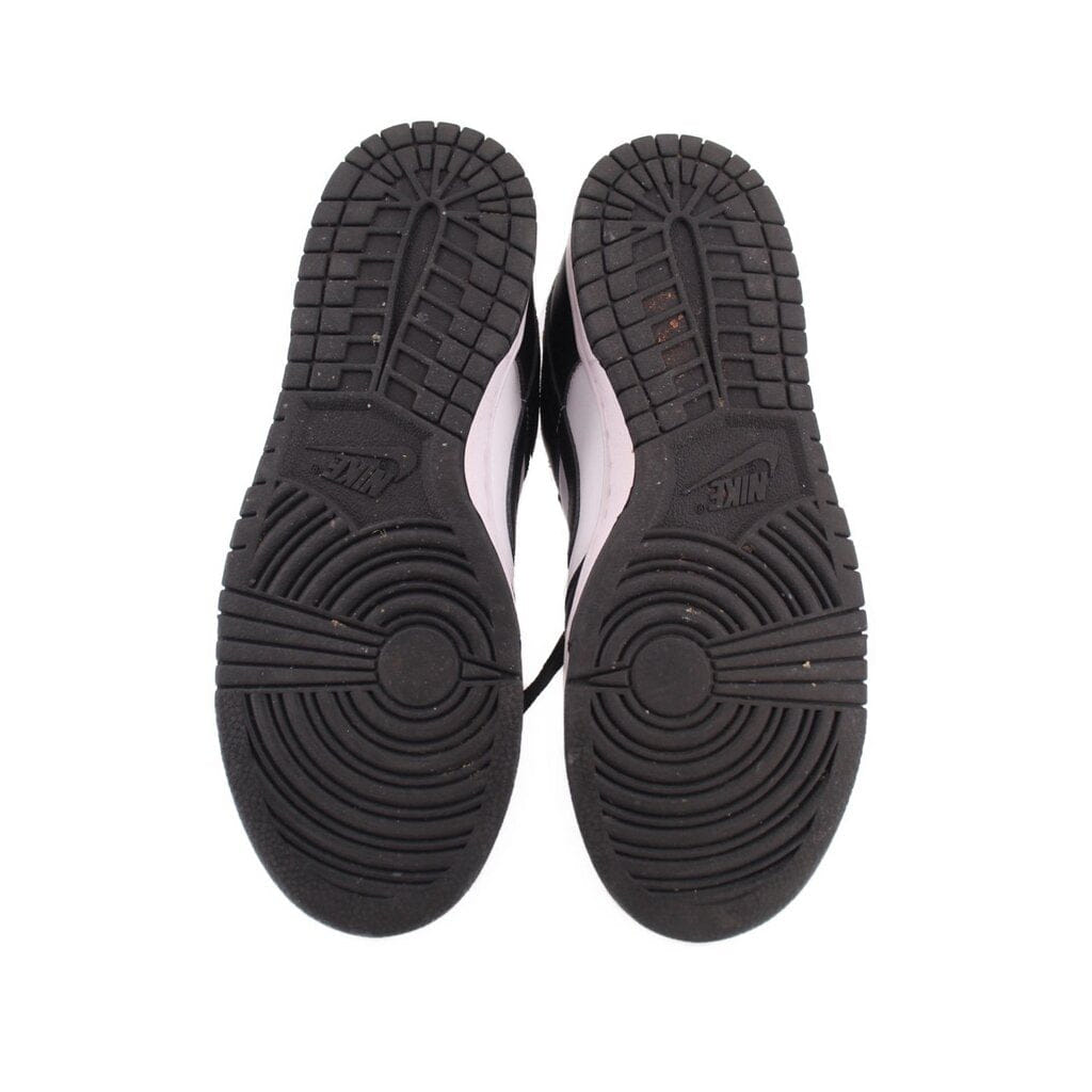 NIKE WOMEN'S DUNK LOW SNEAKERS BLACK/WHITE 9.5 US