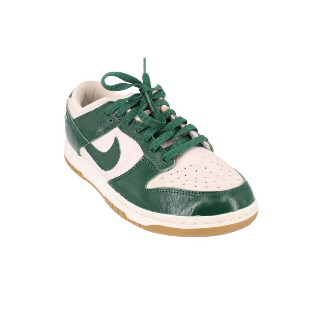 NIKE WOMEN'S DUNK LOW SNEAKERS GREEN 8 US