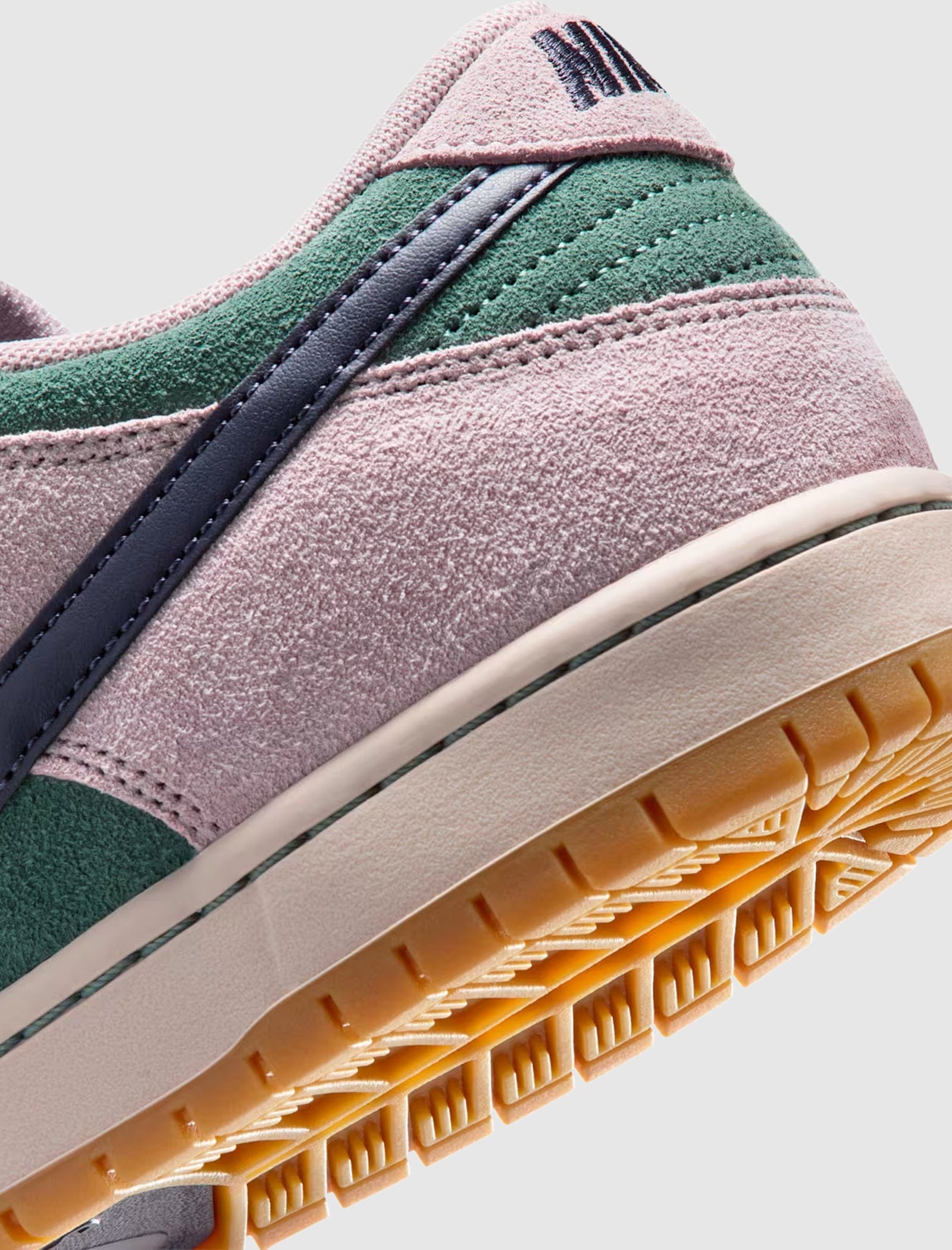 NIKE SKATEBOARD SB DUNK LOW PRO