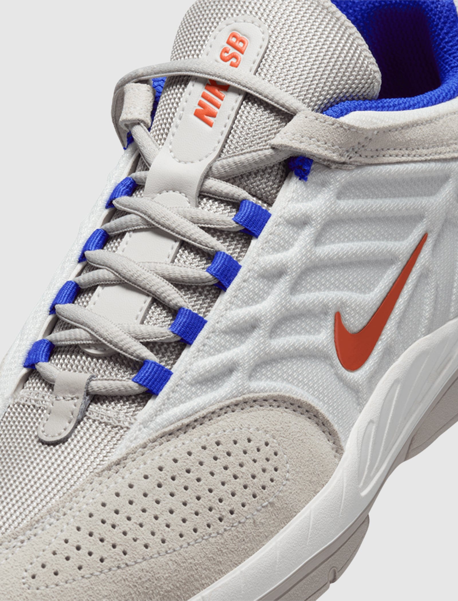 NIKE SKATEBOARD SB VERTEBRAE "SUMMIT WHITE/ COSMIC CLAY"
