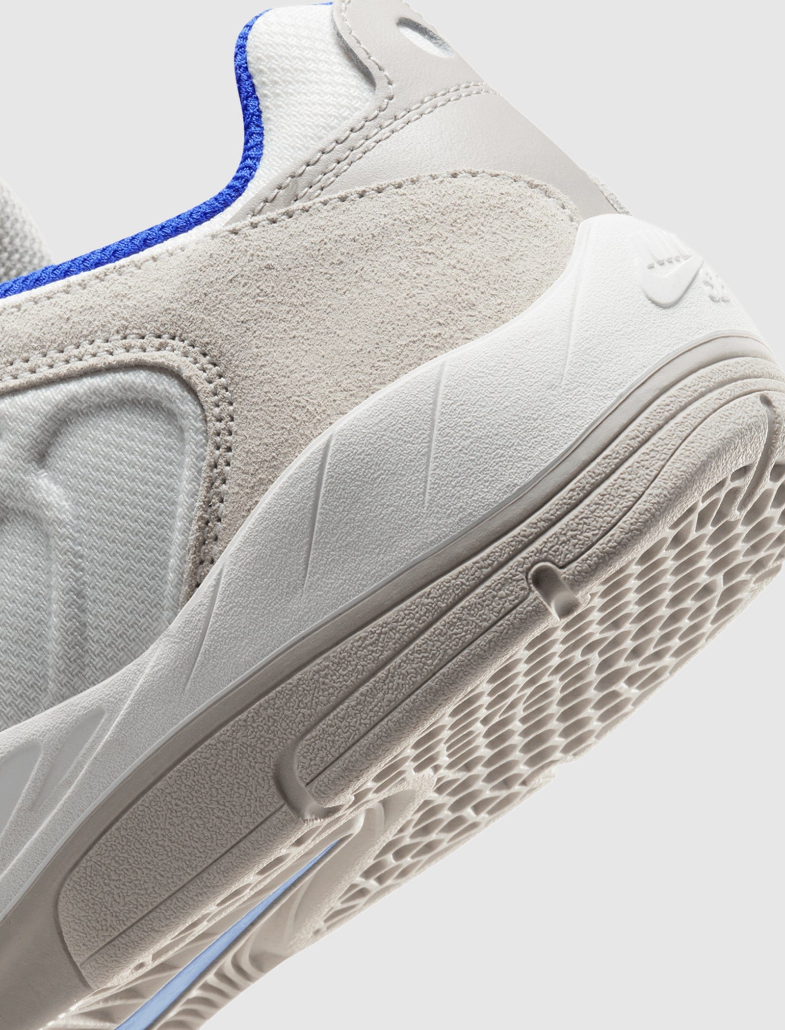 NIKE SKATEBOARD SB VERTEBRAE "SUMMIT WHITE/ COSMIC CLAY"