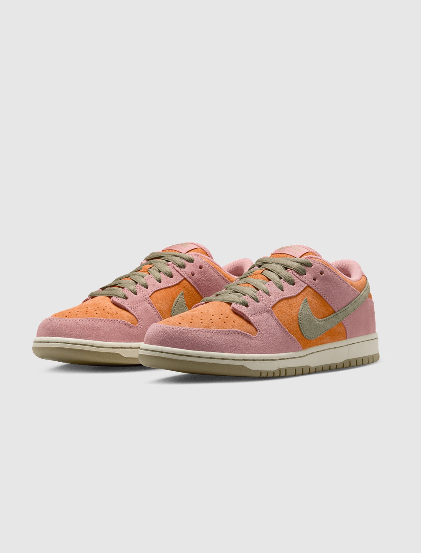Nike DUNK LOW PRO SB "RED STARDUST"