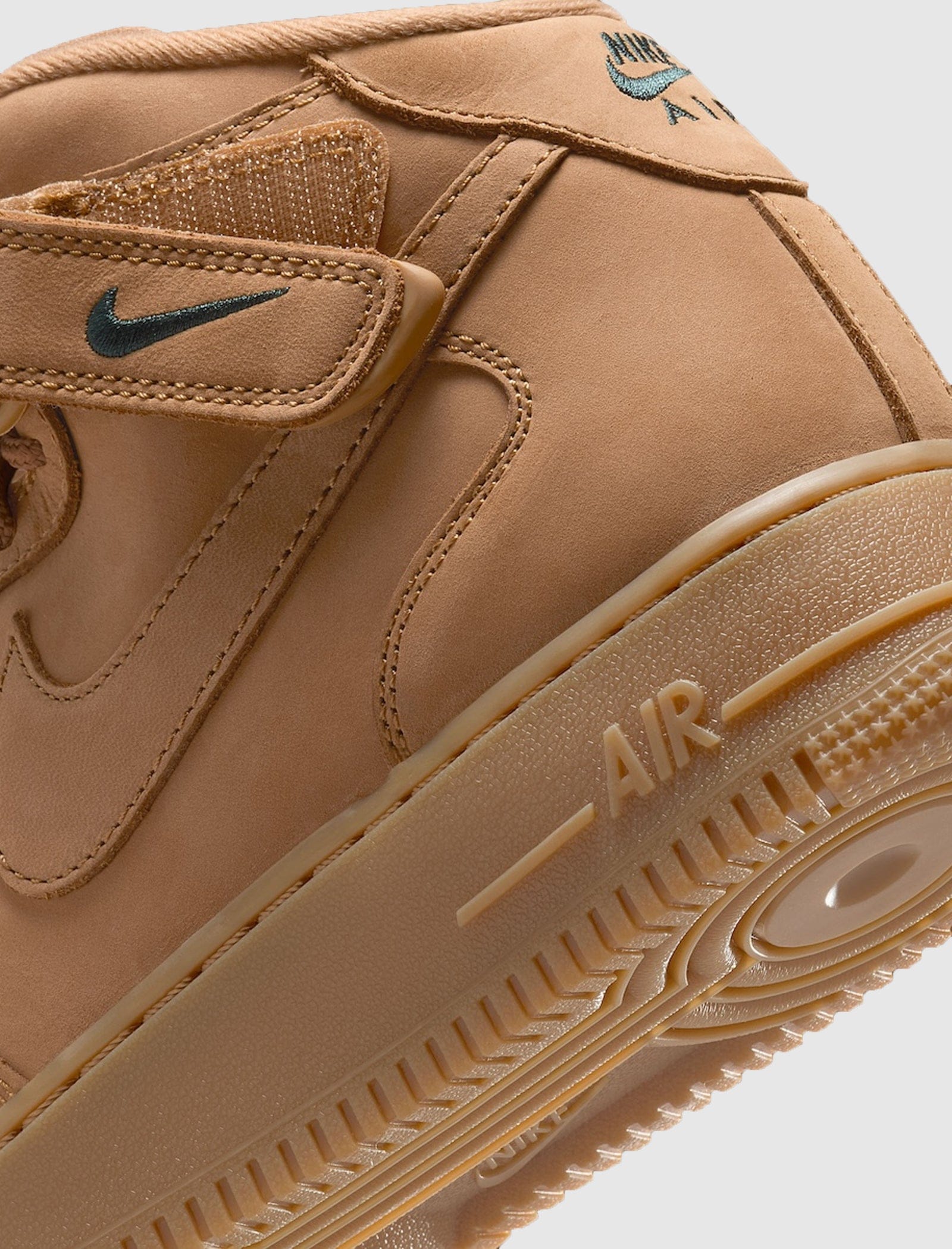 Nike AIR FORCE 1 MID "FLAX"