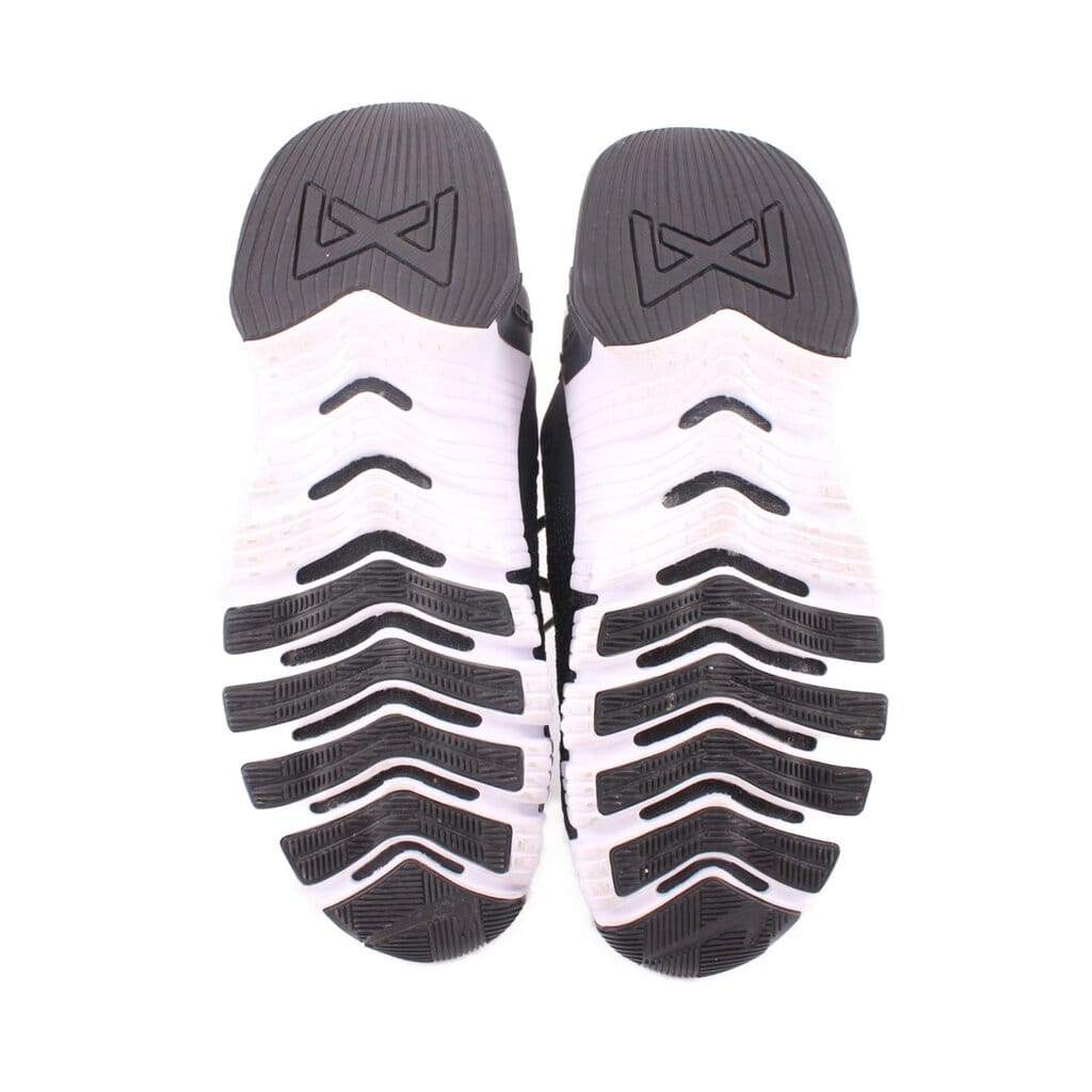 NIKE MESH SNEAKERS BLACK 9.5 US
