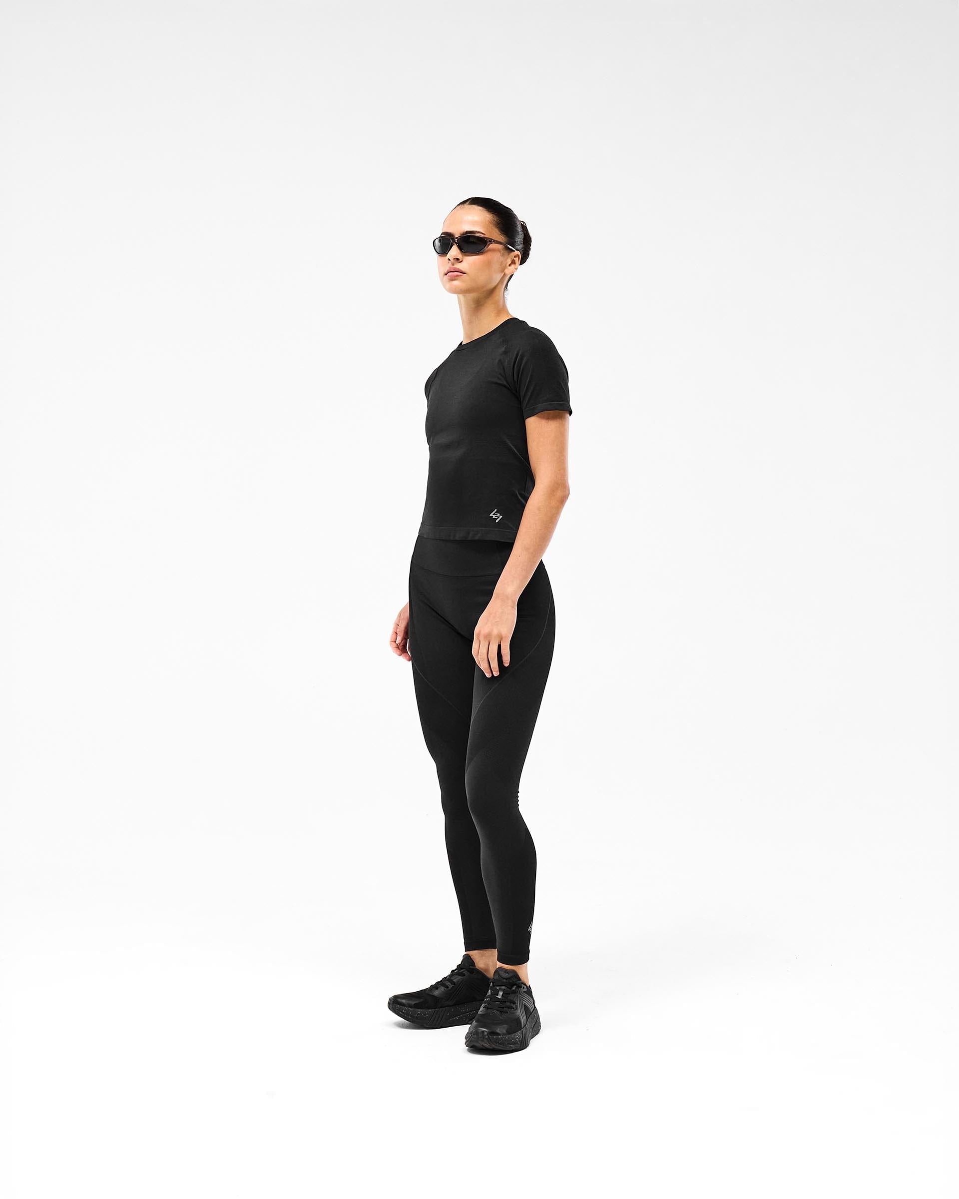 Womens 247 247 Ease Seamless Perforated T-Shirt - Black