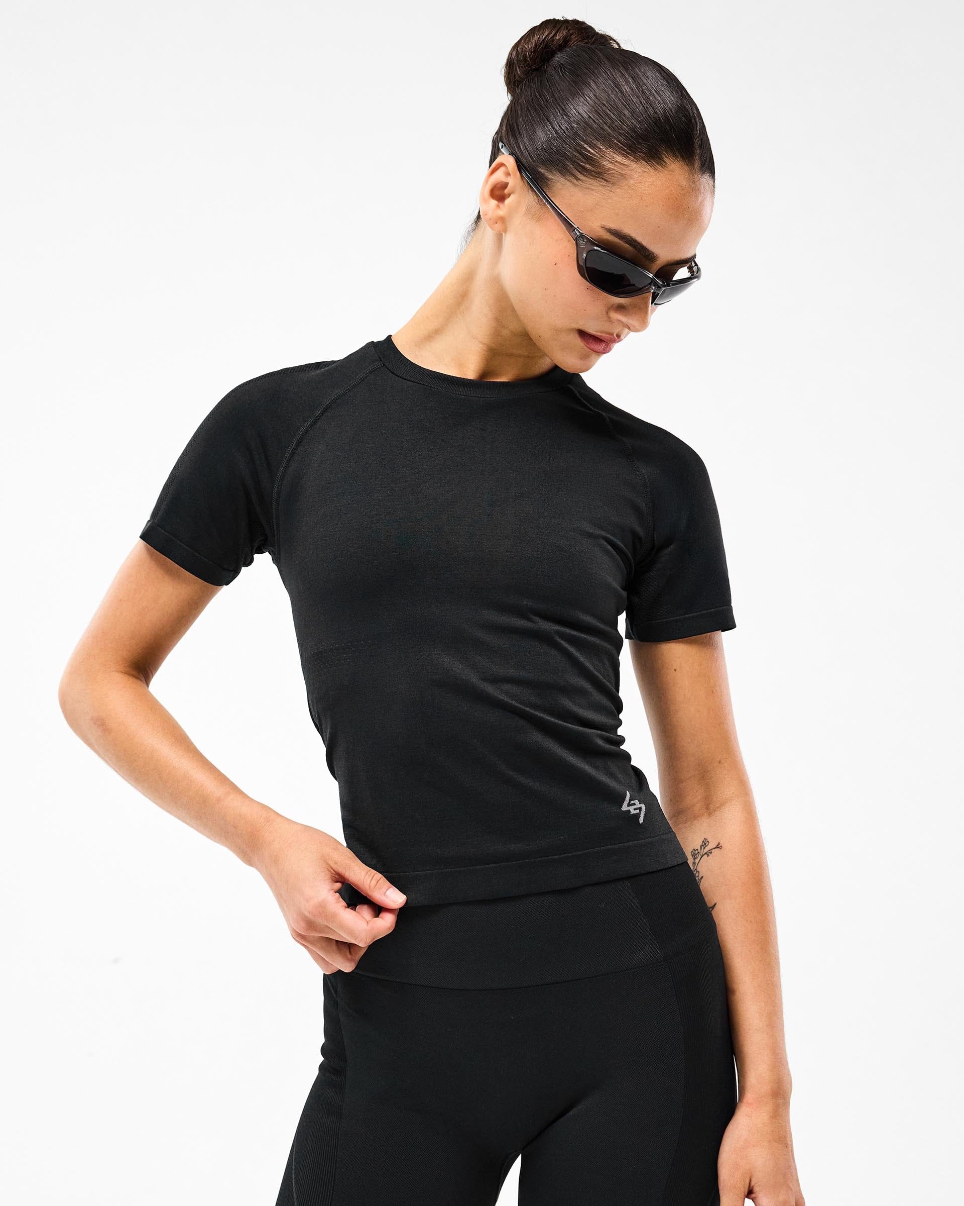 Womens 247 247 Ease Seamless Perforated T-Shirt - Black