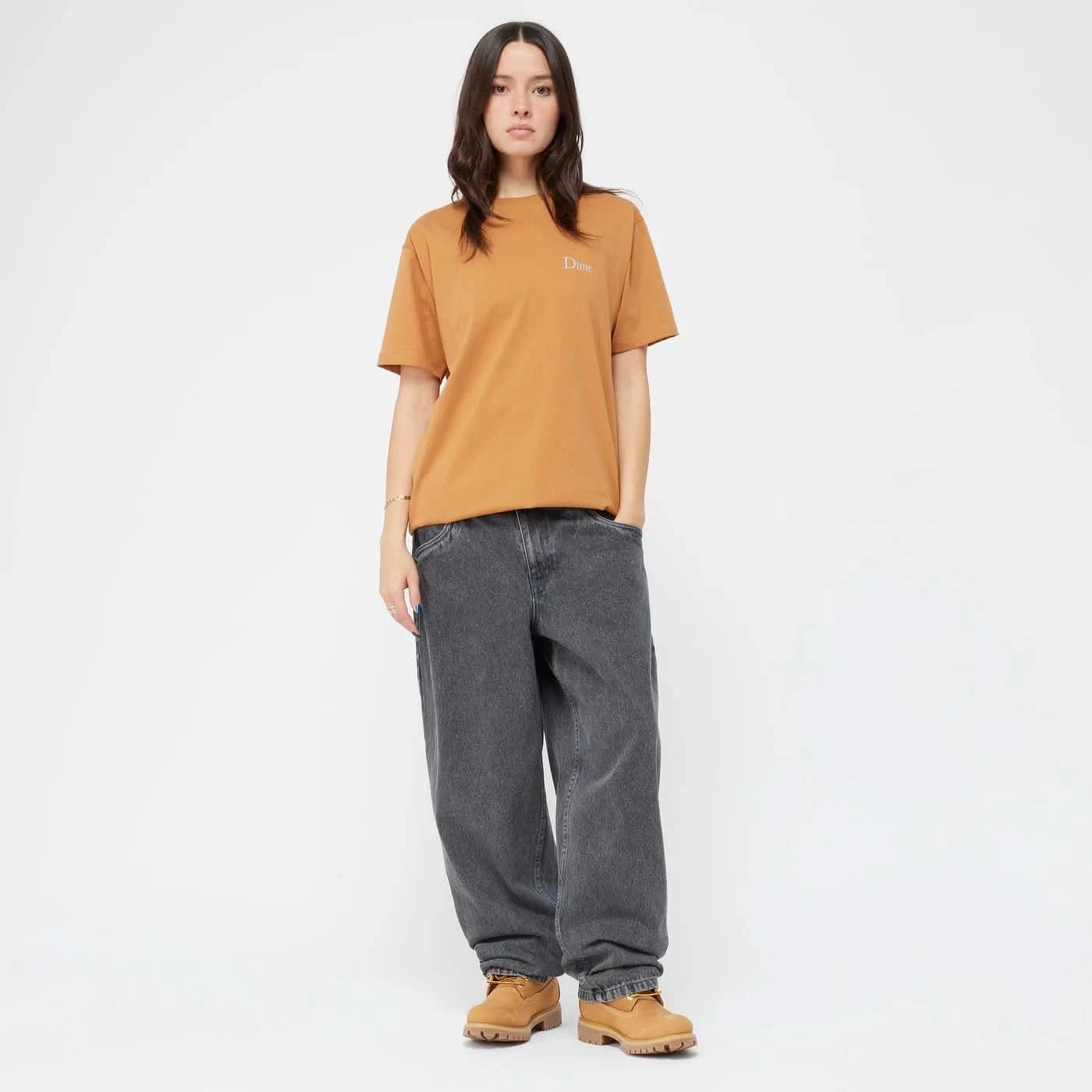 Dime MTL Small Logo Tee – Almond