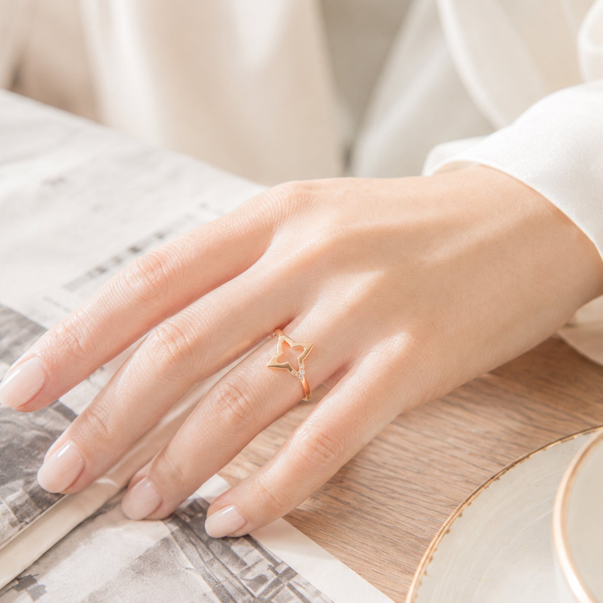 Louis Vuitton Ombre Blossom Ring 18k Rose Gold Diamond Monogram Flower Ring