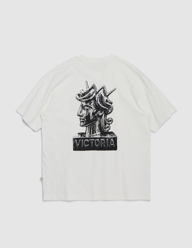 Victoria HK QH Statue Tee – White
