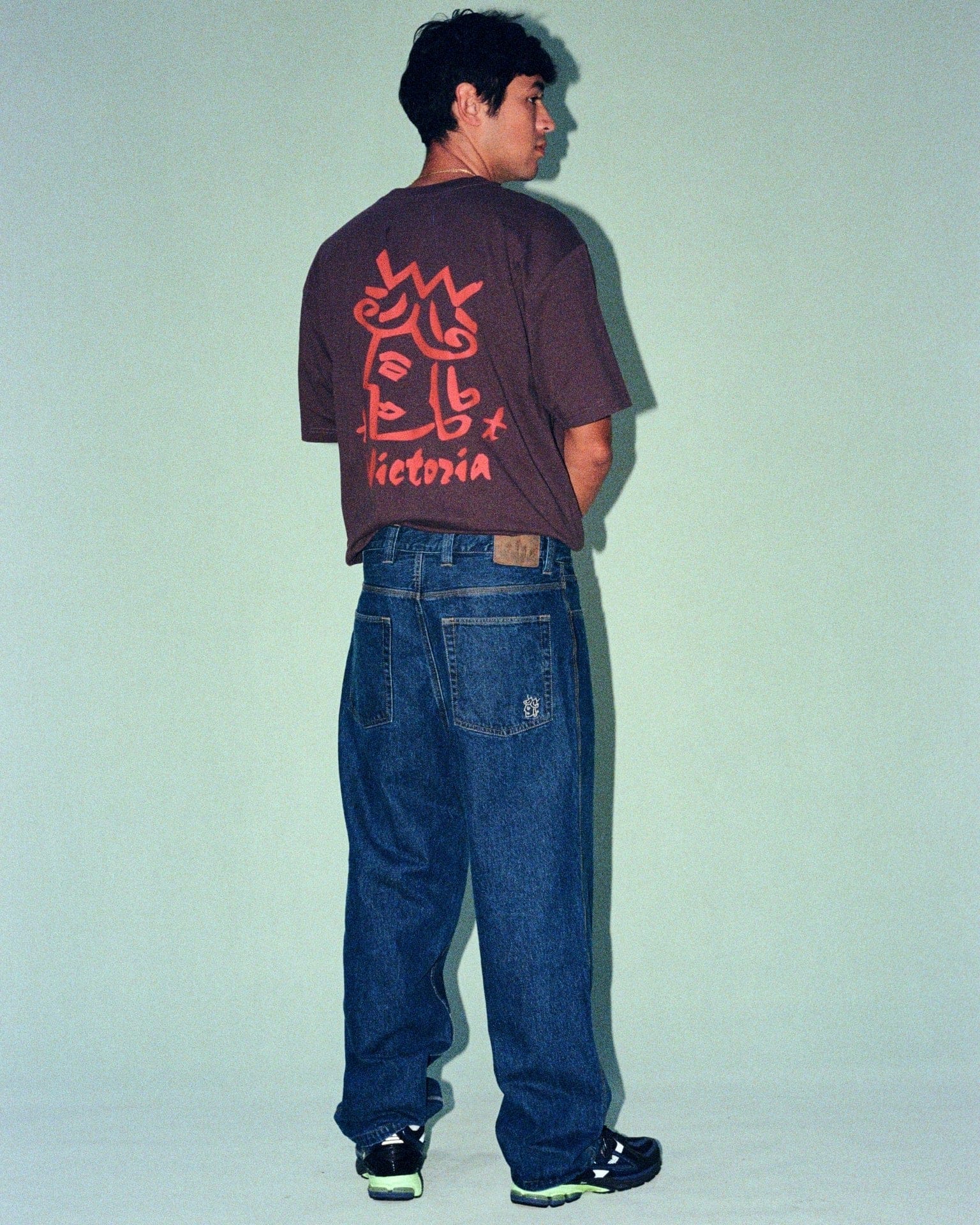 Victoria HK Sharpie QH Tee – Charcoal