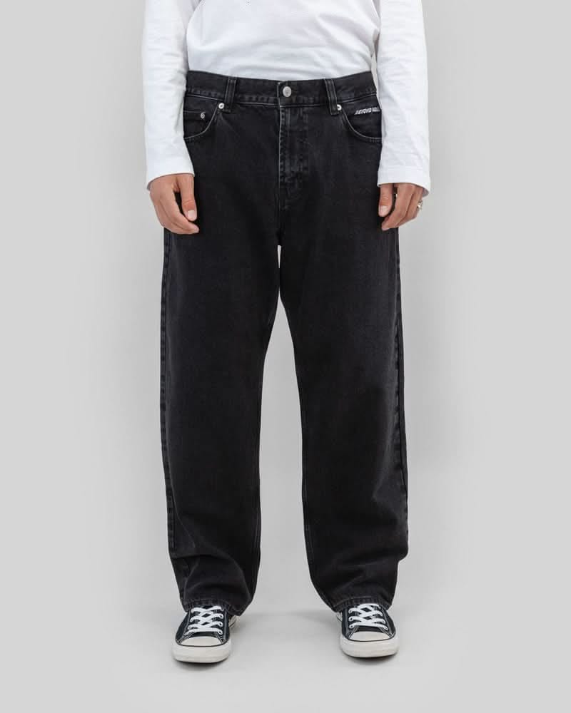 Beyond Medals Loose Jeans – Black
