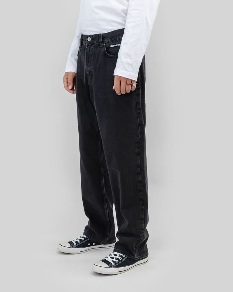 Beyond Medals Loose Jeans – Black