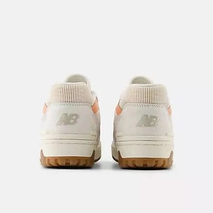 New Balance Women’s 550 – Sea Salt / Peach Nectar