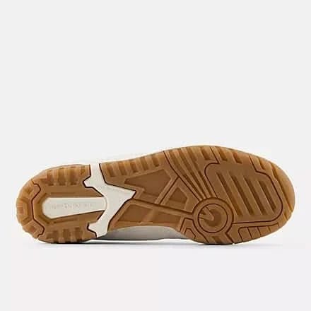 New Balance Women’s 550 – Sea Salt / Peach Nectar