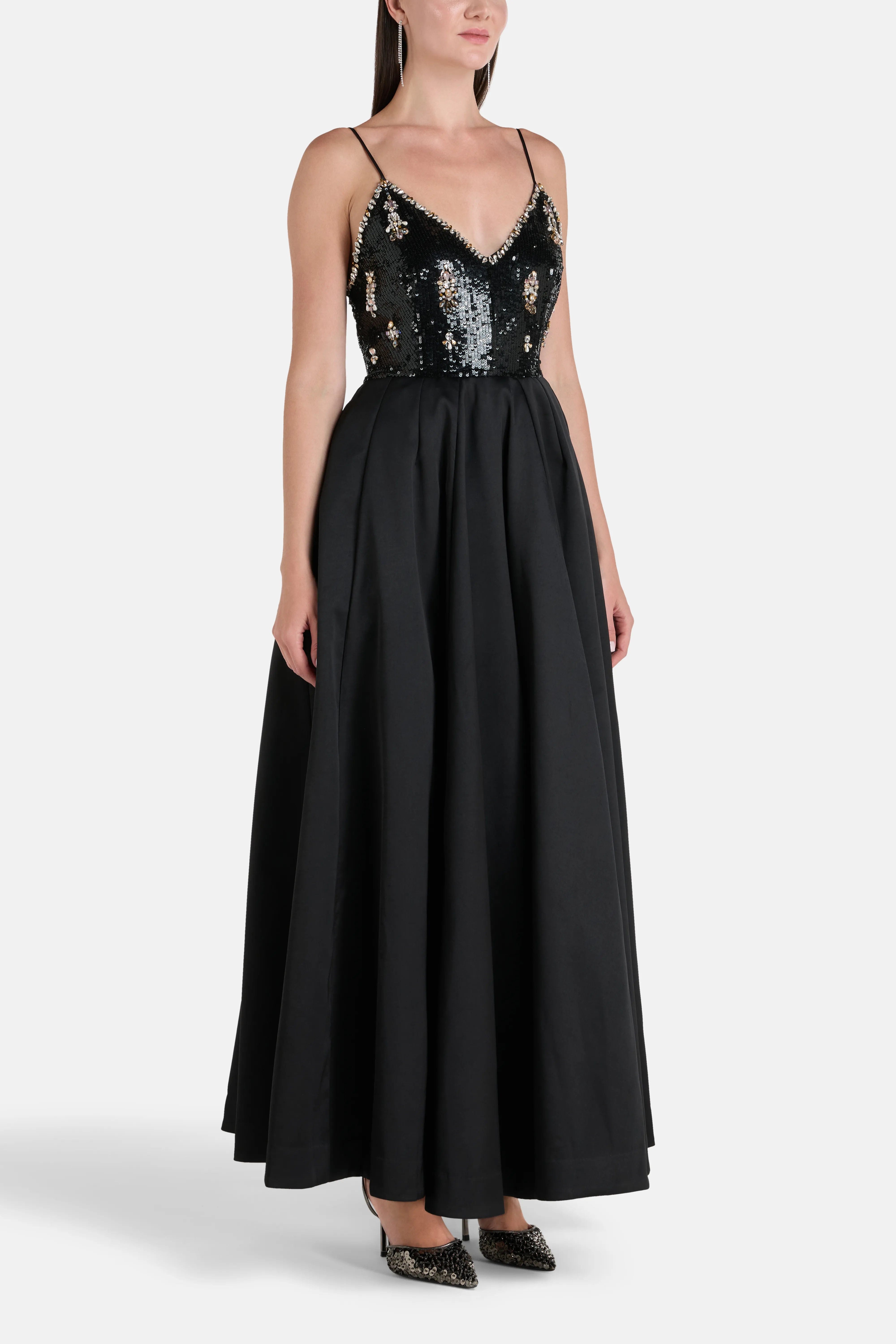 Ilta Sleeveless Embellished V-Neck Evening Dress in Black