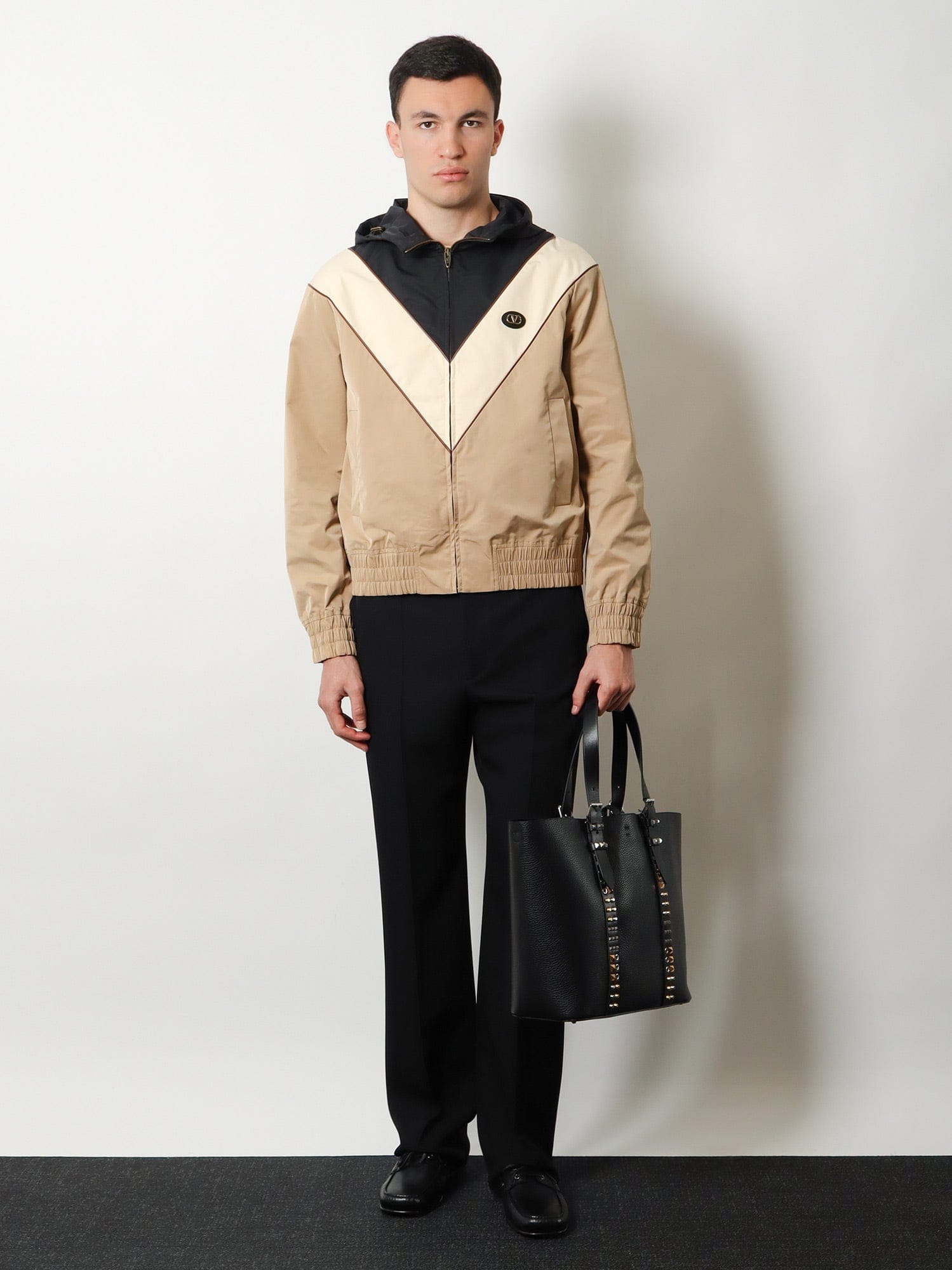 Valentino Garavani Leather shoulder bag with iconic studs