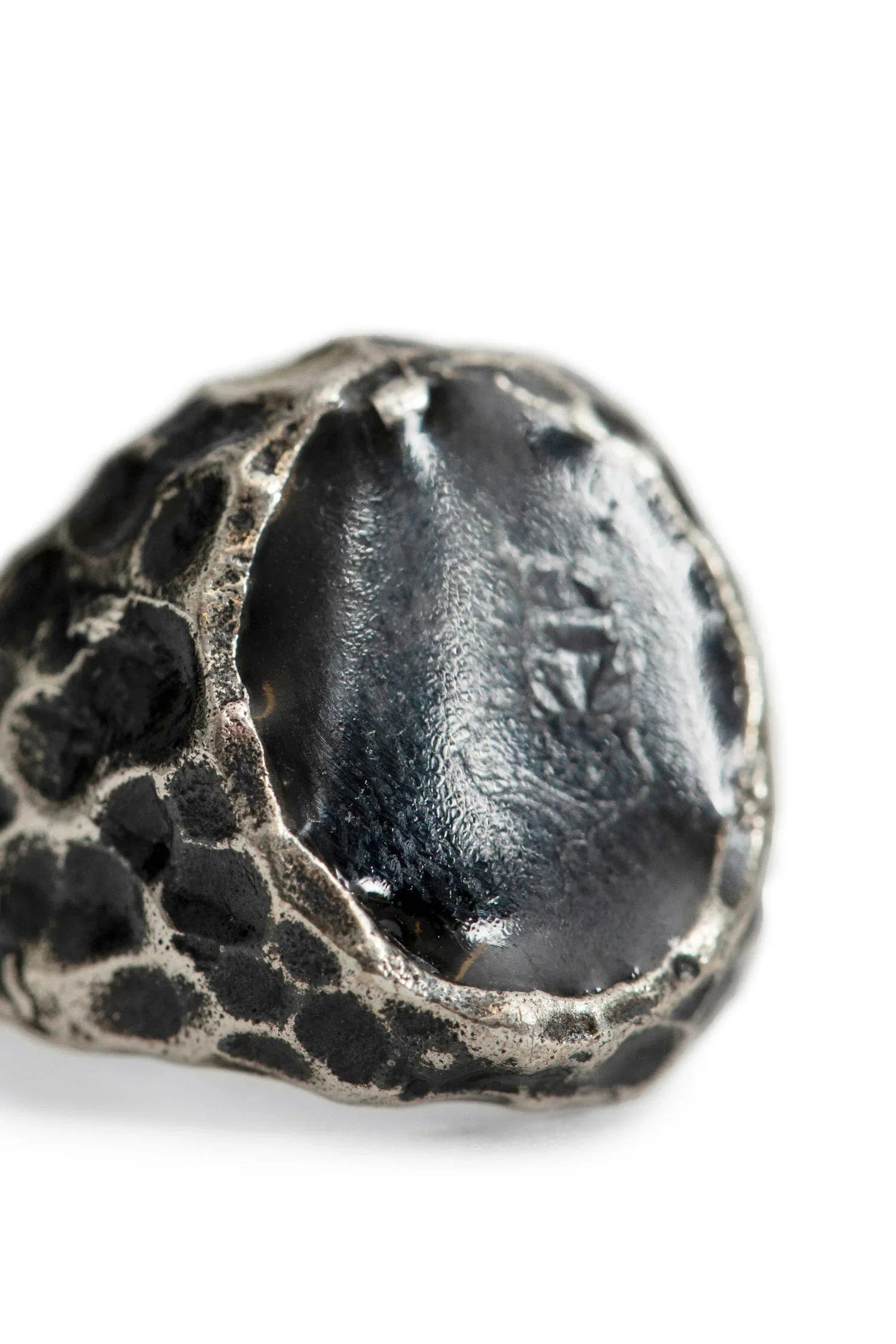 VOODOO JEWELS RING W RED SIGILLIUM