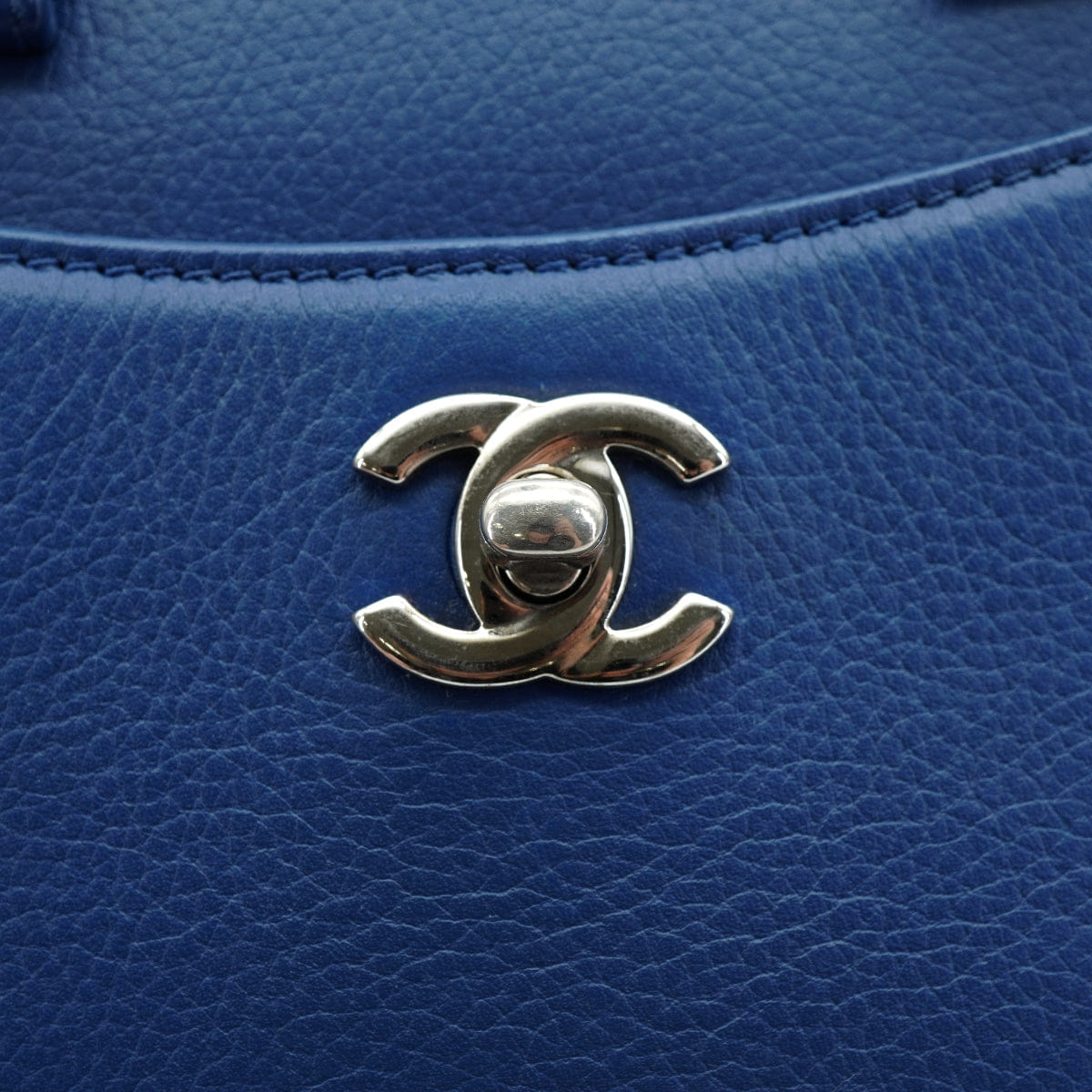 CHANEL NEO EXECUTIVE TOTE SHOULDER BAG BLUE LEATHER SILVER HARDWARE 90331963