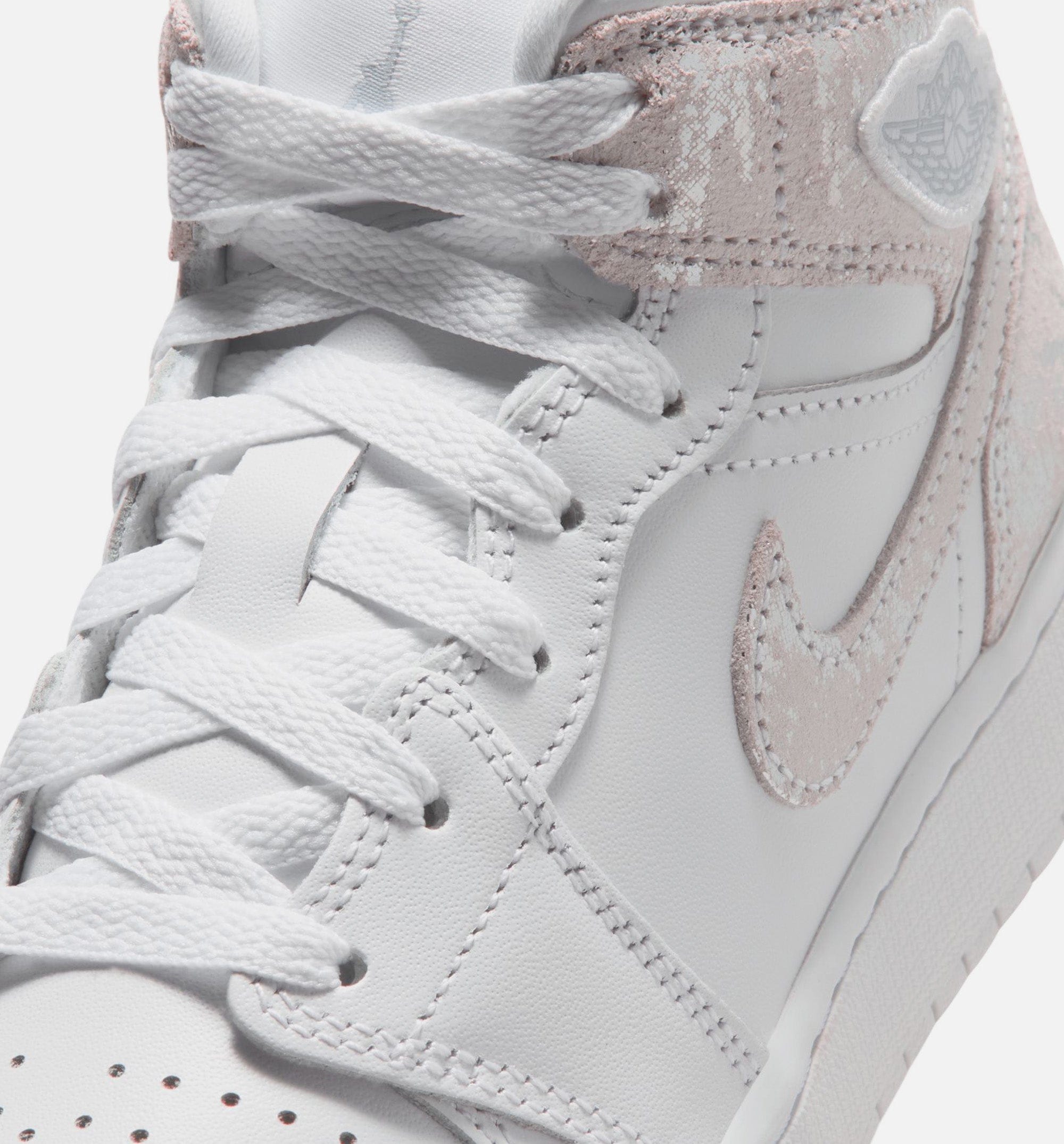 Air Jordan 1 Mid SE Grade School Lifestyle Shoe - White/Field Silver