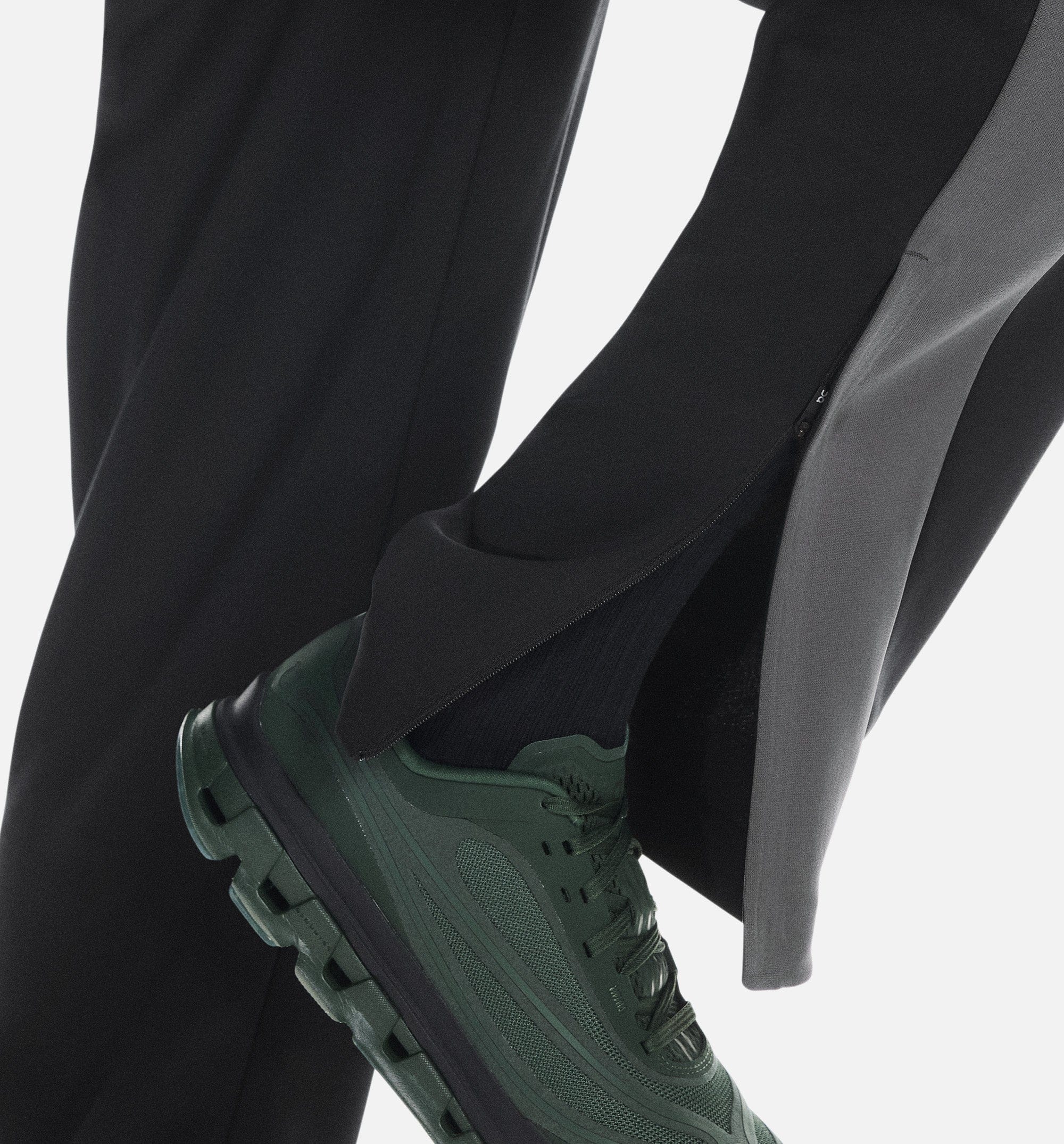 On Running IKON Track Mens Pant - Black/Eclipse