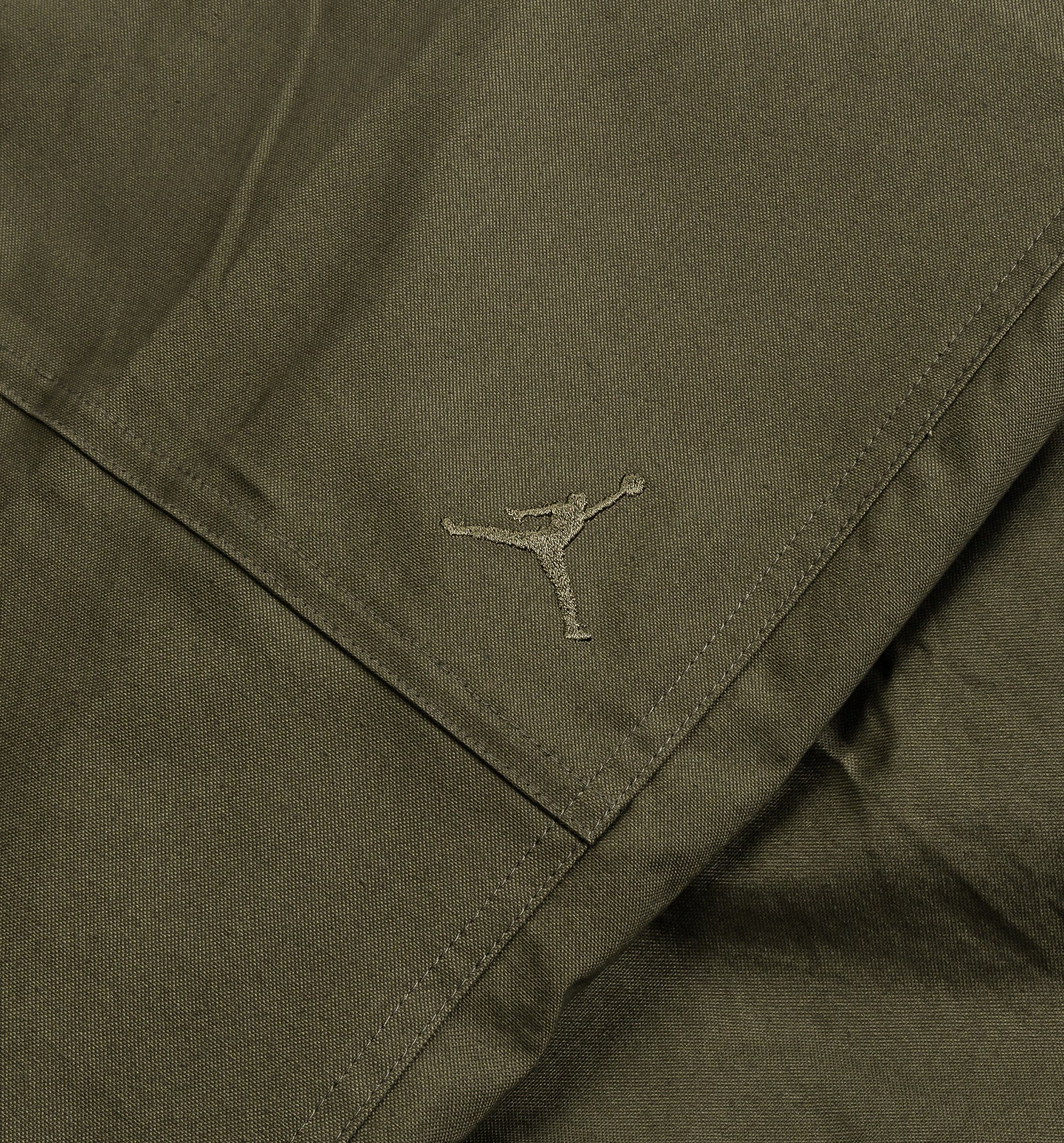 Air Jordan Essentials Woven Mens Pant - Medium Olive/Medium Olive