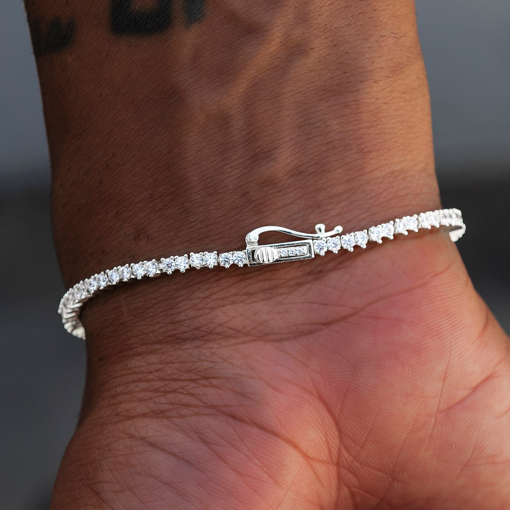 GLD PROMO 3 Prong Tennis Bracelet in White Gold -2mm