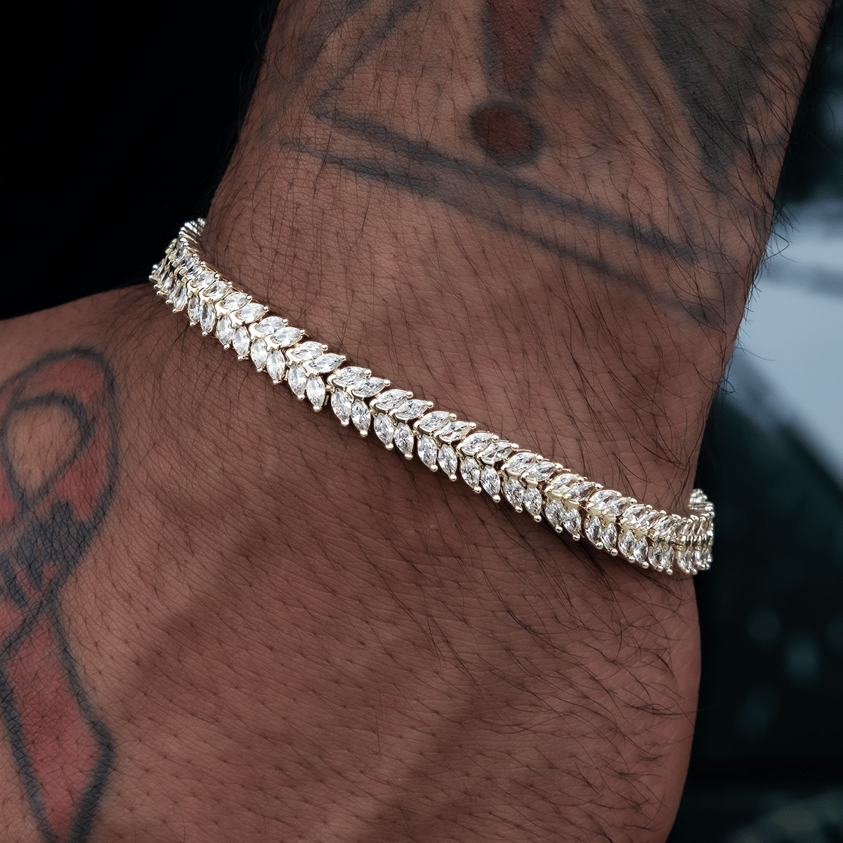 GLD PROMO Iced Herringbone Bracelet in Yellow Gold- 7mm