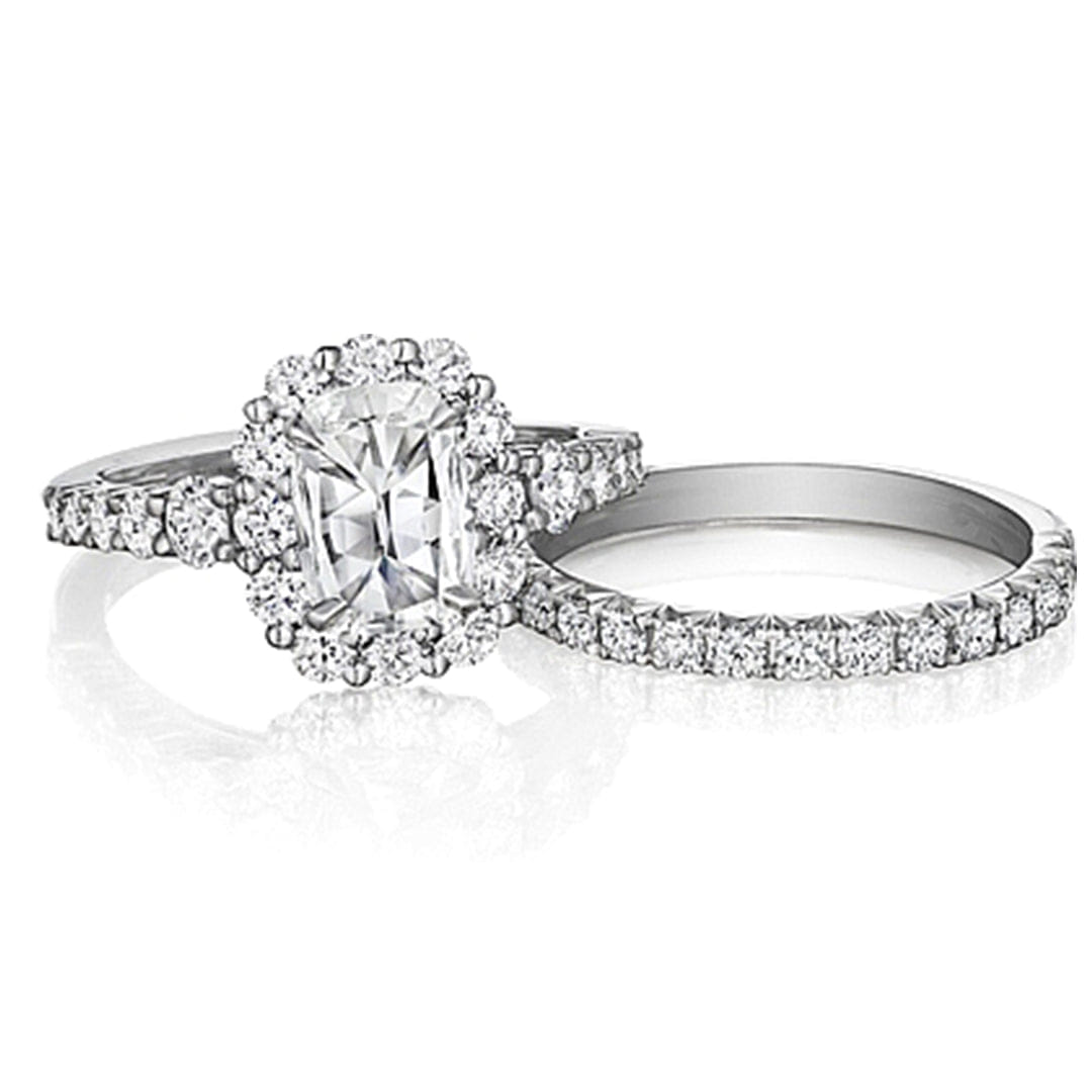 Henri Daussi Graduated Diamond Engagement Ring