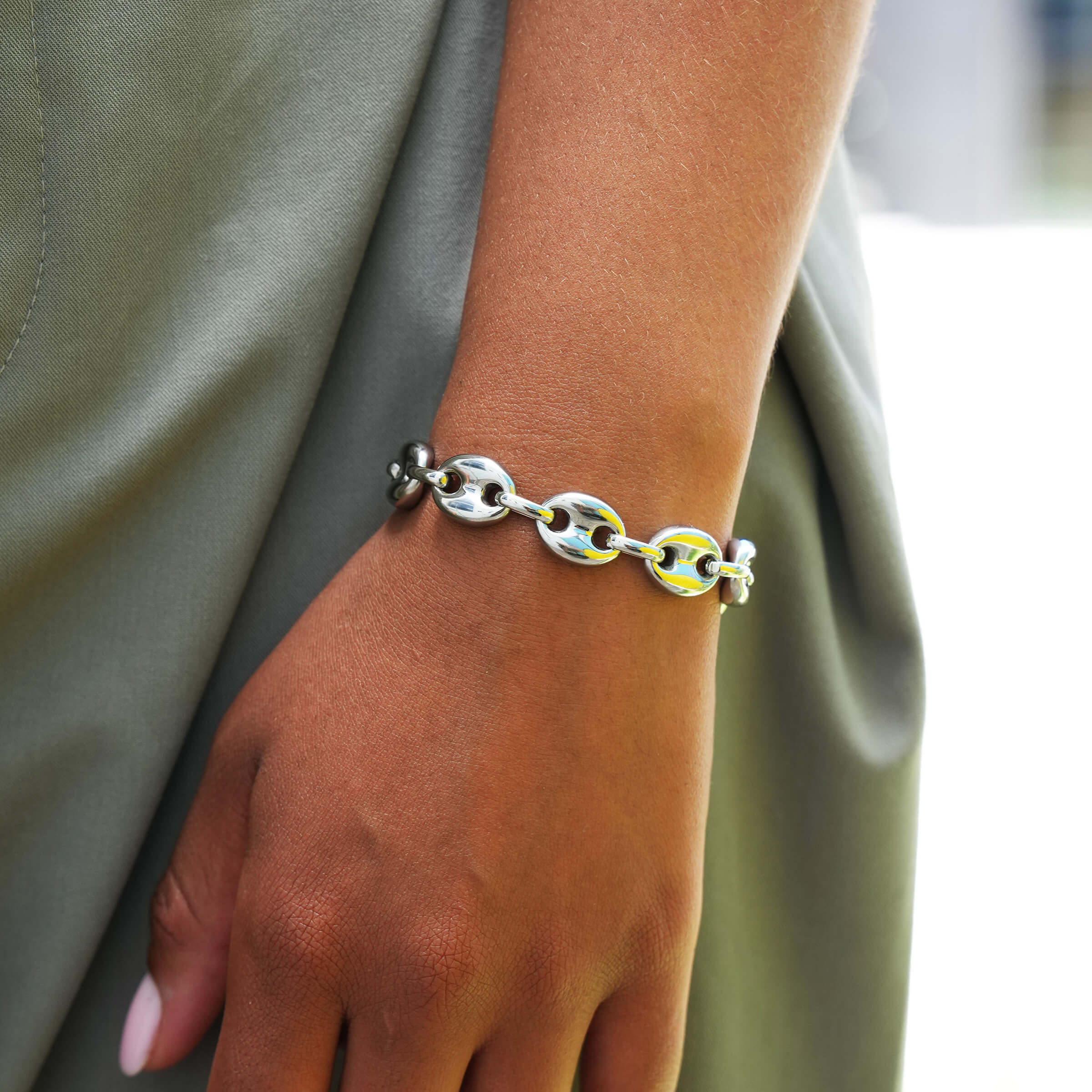 GLD Women Puffed Mariner Chain Bracelet in White Gold - 12mm