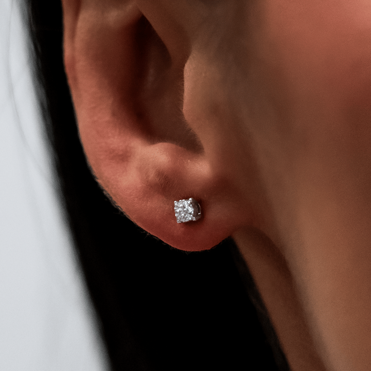 GLD Women 3mm Pave Round Earrings in White Gold