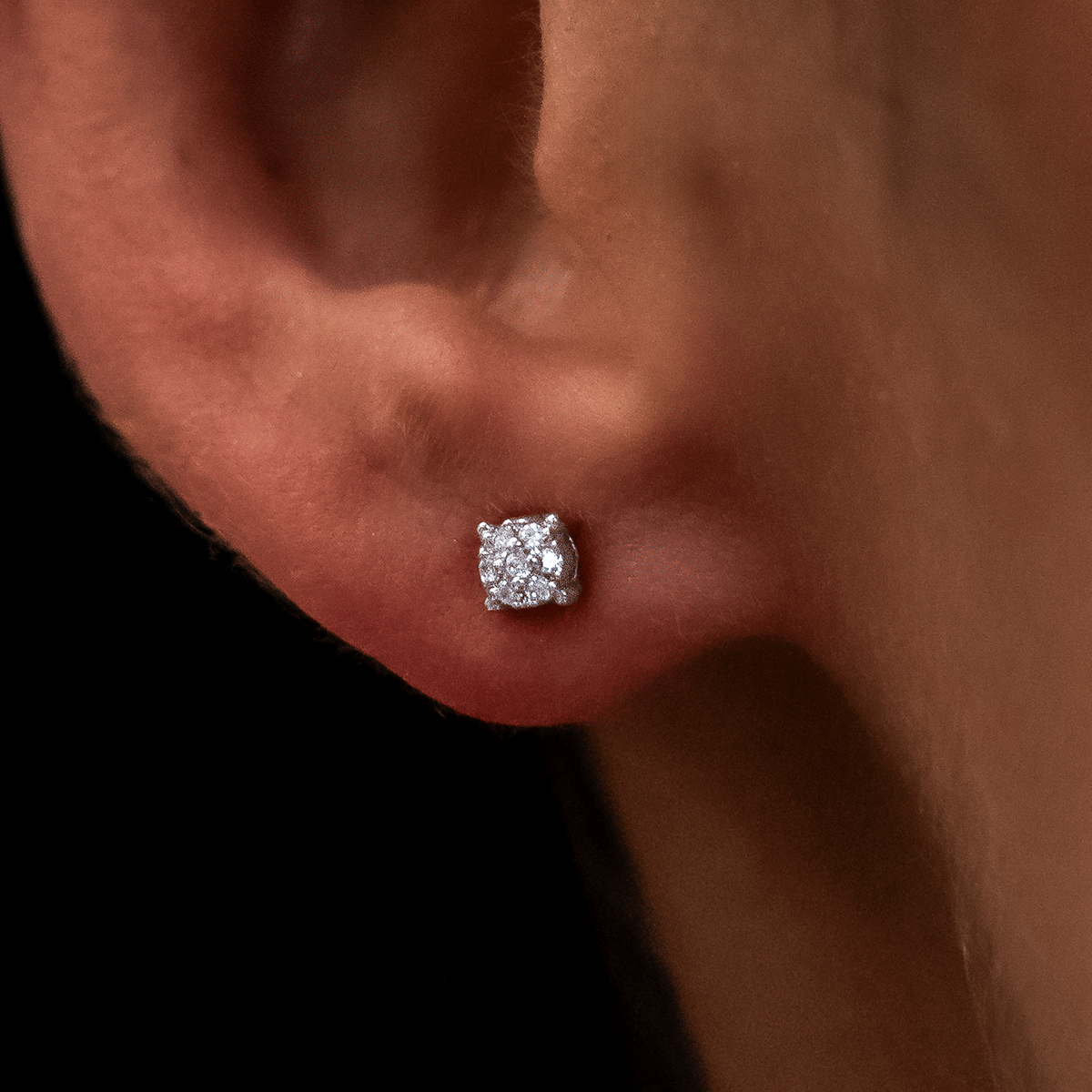 GLD Women 3mm Pave Round Earrings in White Gold