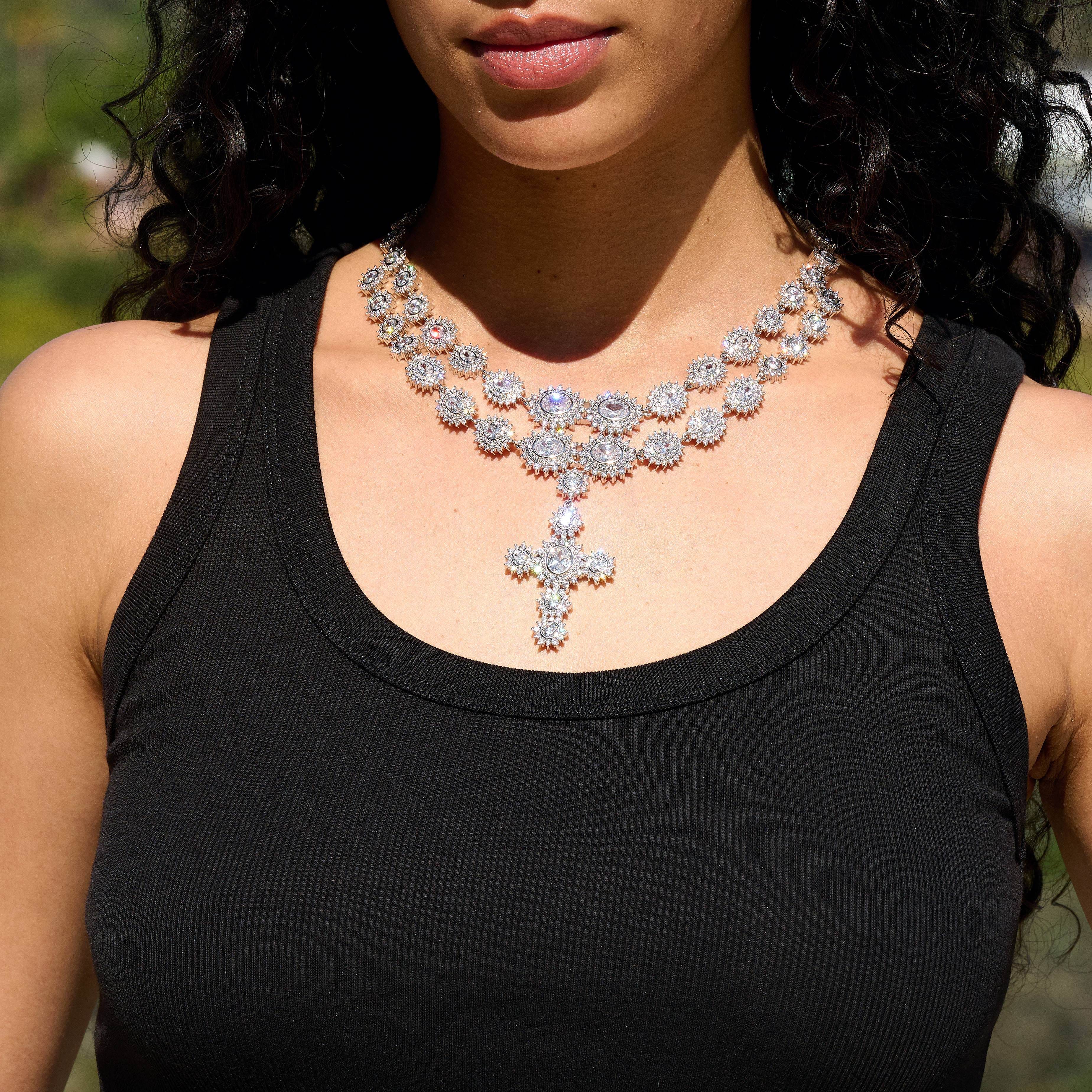 GLD Women Large Diamond Cross Necklace in White Gold