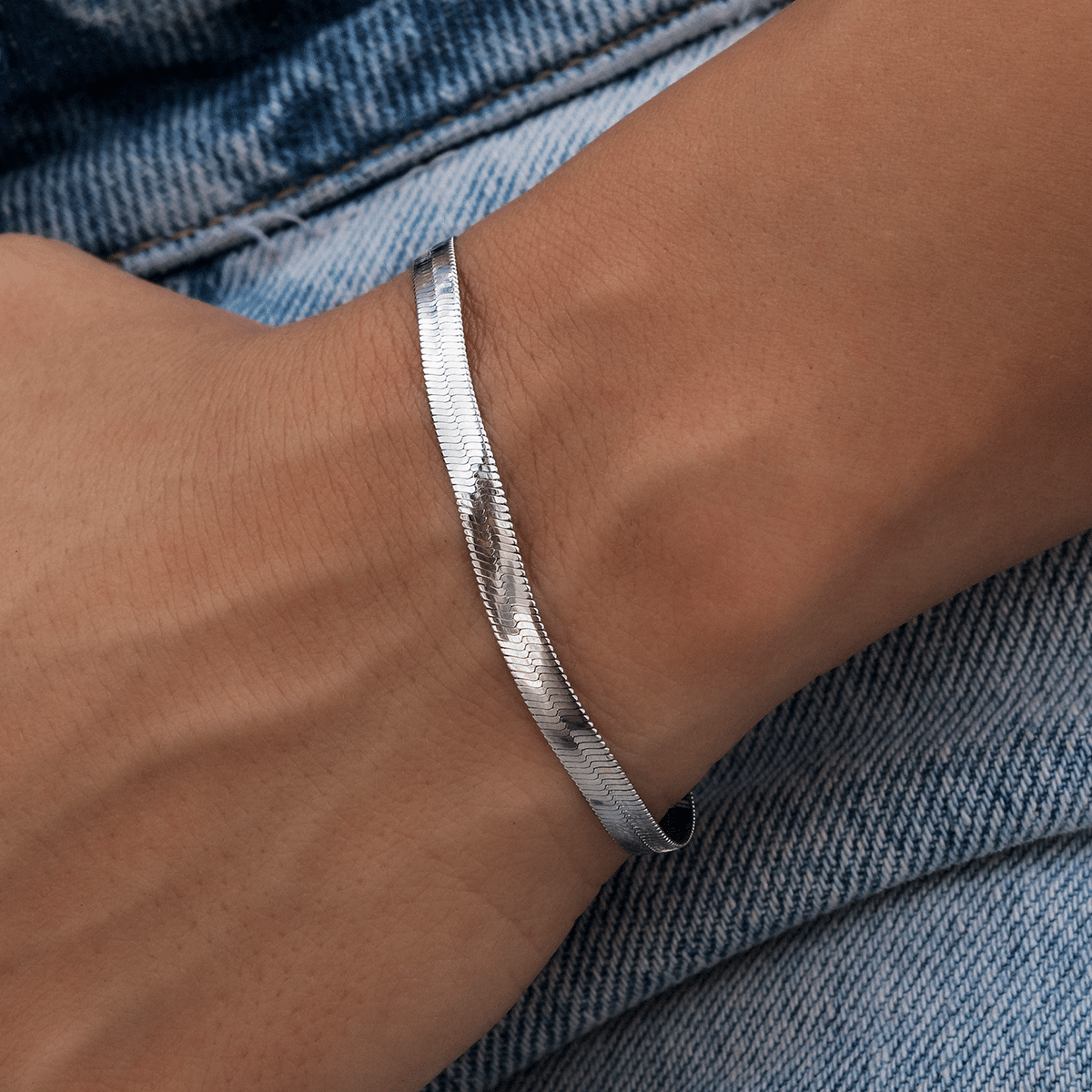 GLD PROMO - WOMEN Herringbone Bracelet in White Gold- 4mm