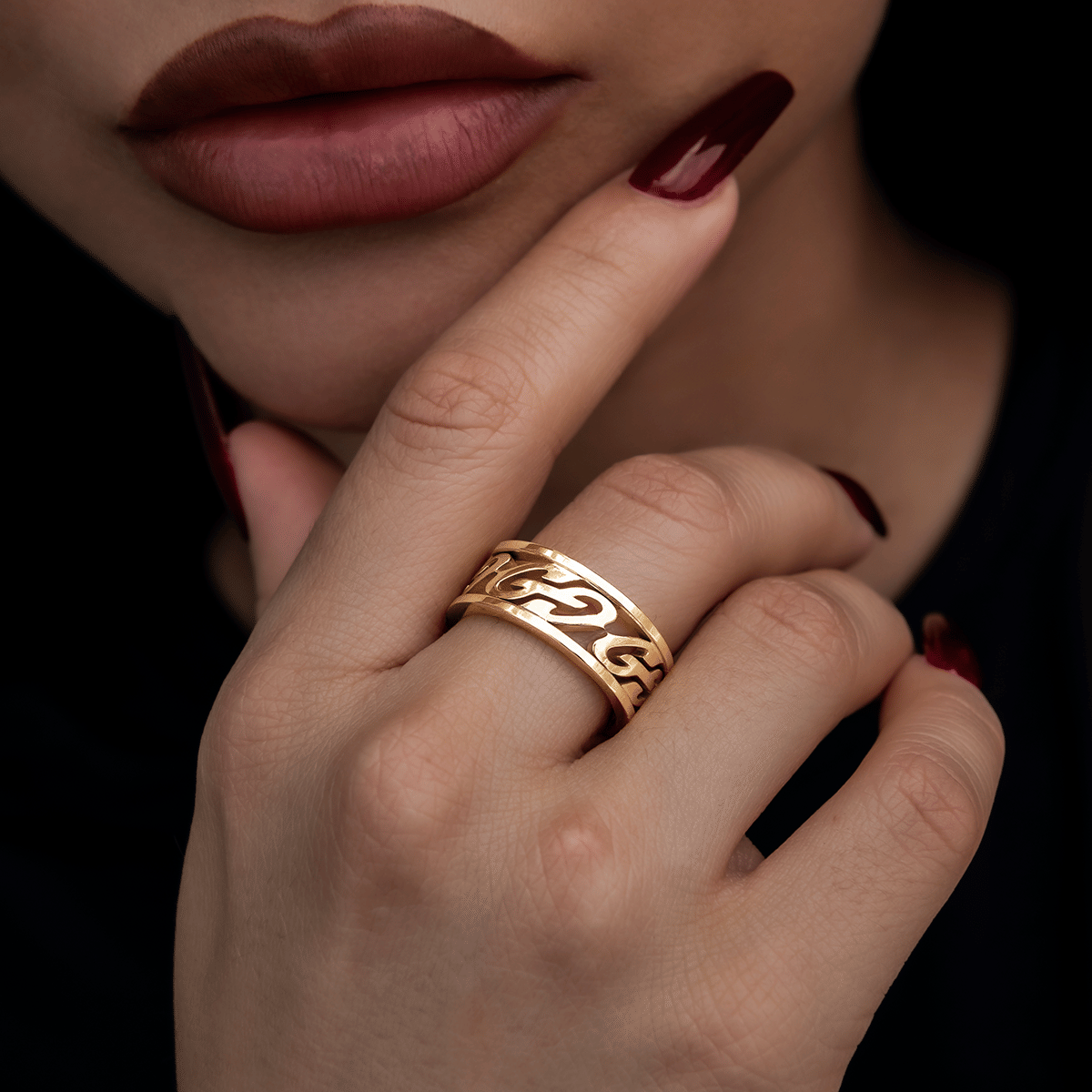 GLD PROMO SETS - WOMEN GG Logo Ring in Yellow Gold