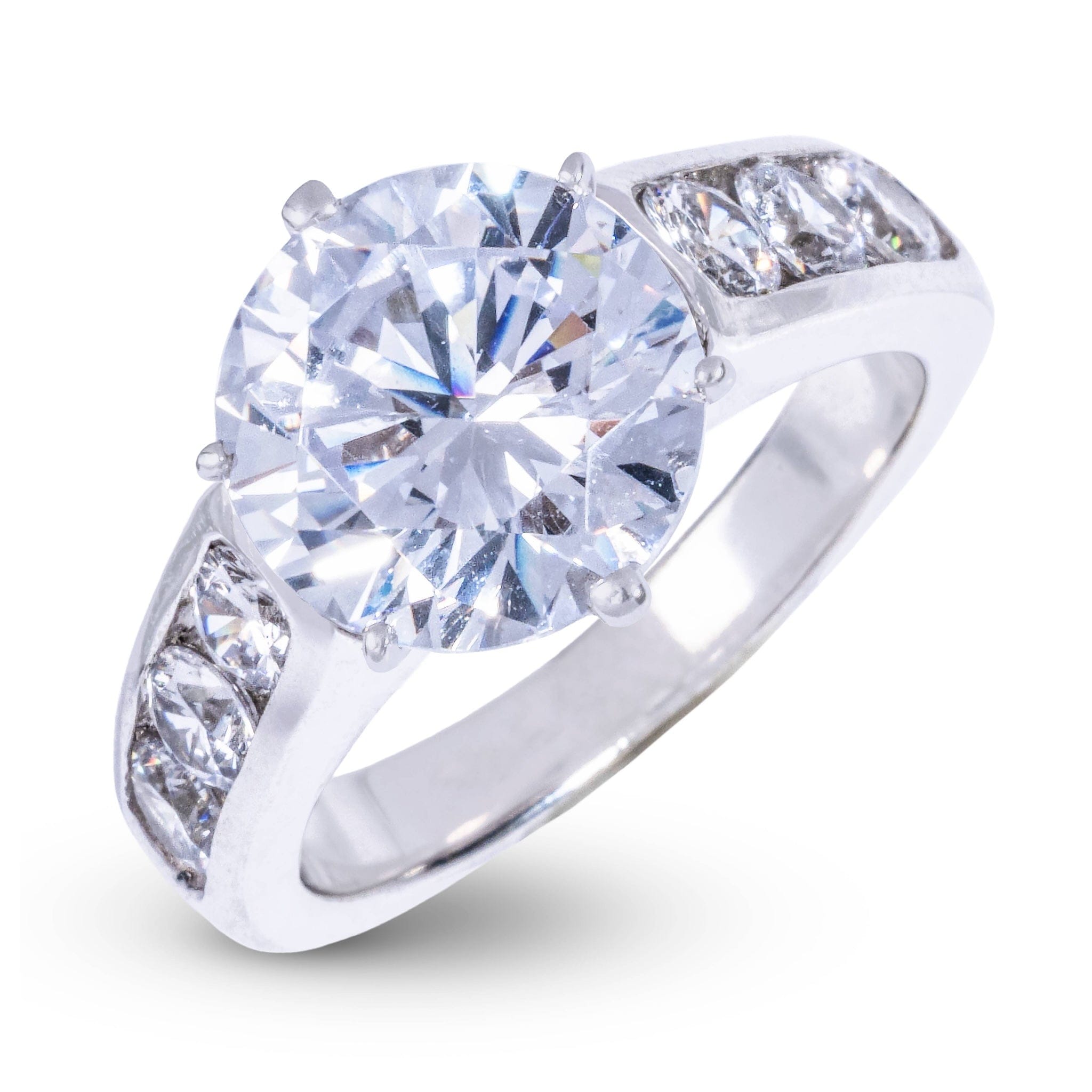 GLD Women Round Stone Thick Lab Diamond Engagement Ring in Platinum