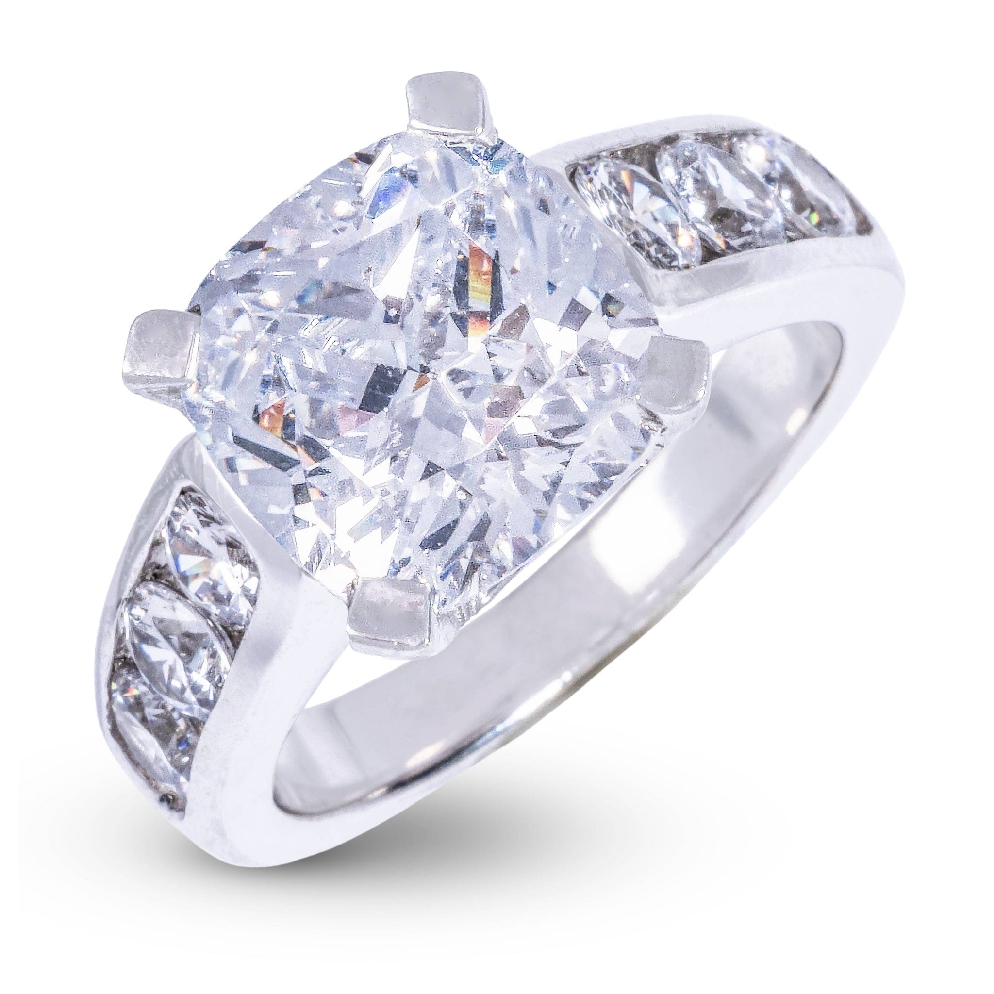 GLD Women Square Cushion Stone Thick Lab Diamond Engagement Ring in Platinum