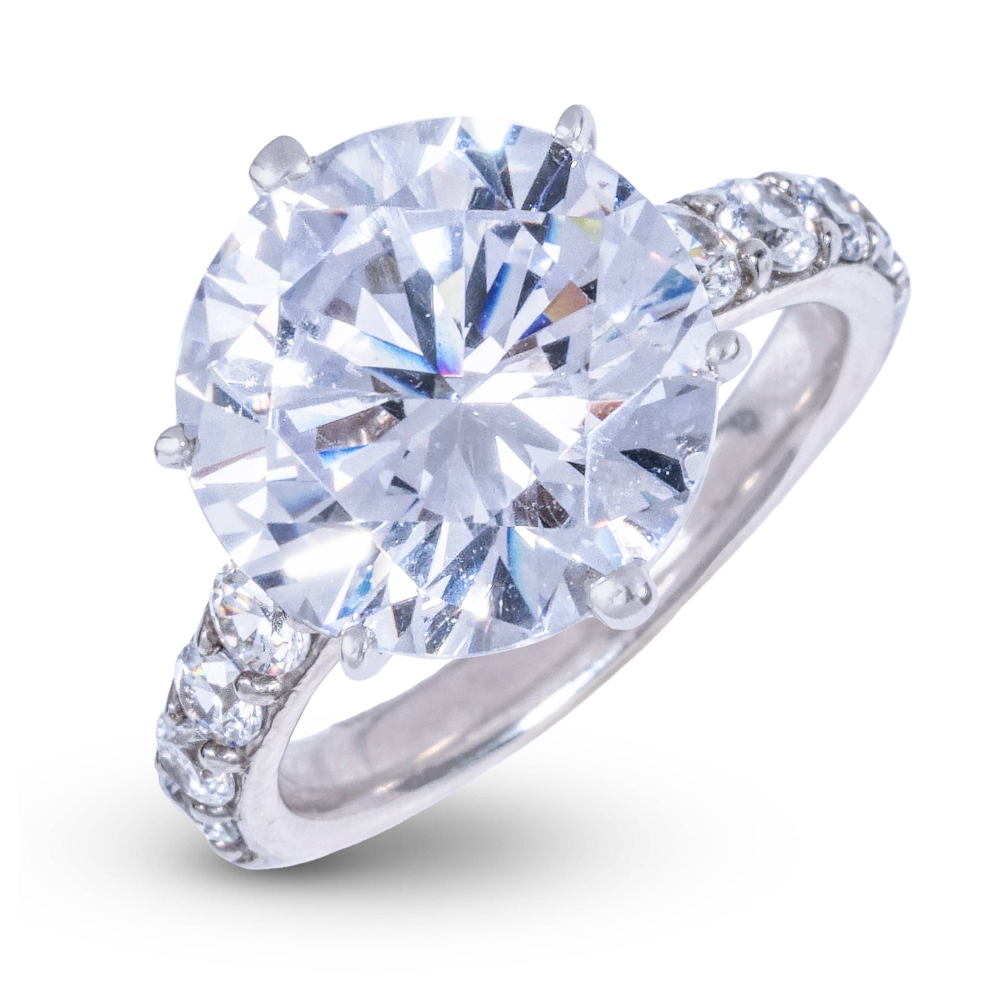 GLD Women Round Stone Lab Diamond Engagement Ring in Platinum