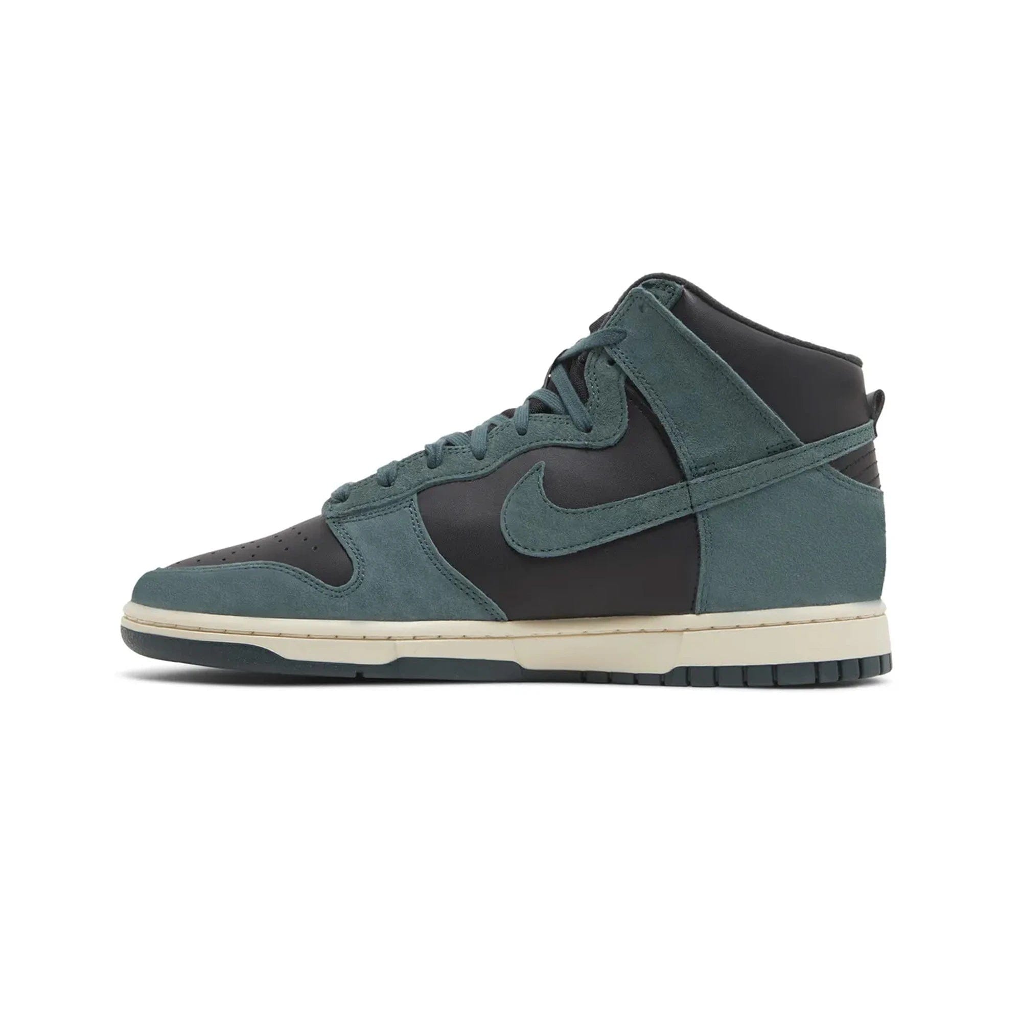 Nike Dunk High Retro PRM 'Faded Spruce' (2023)