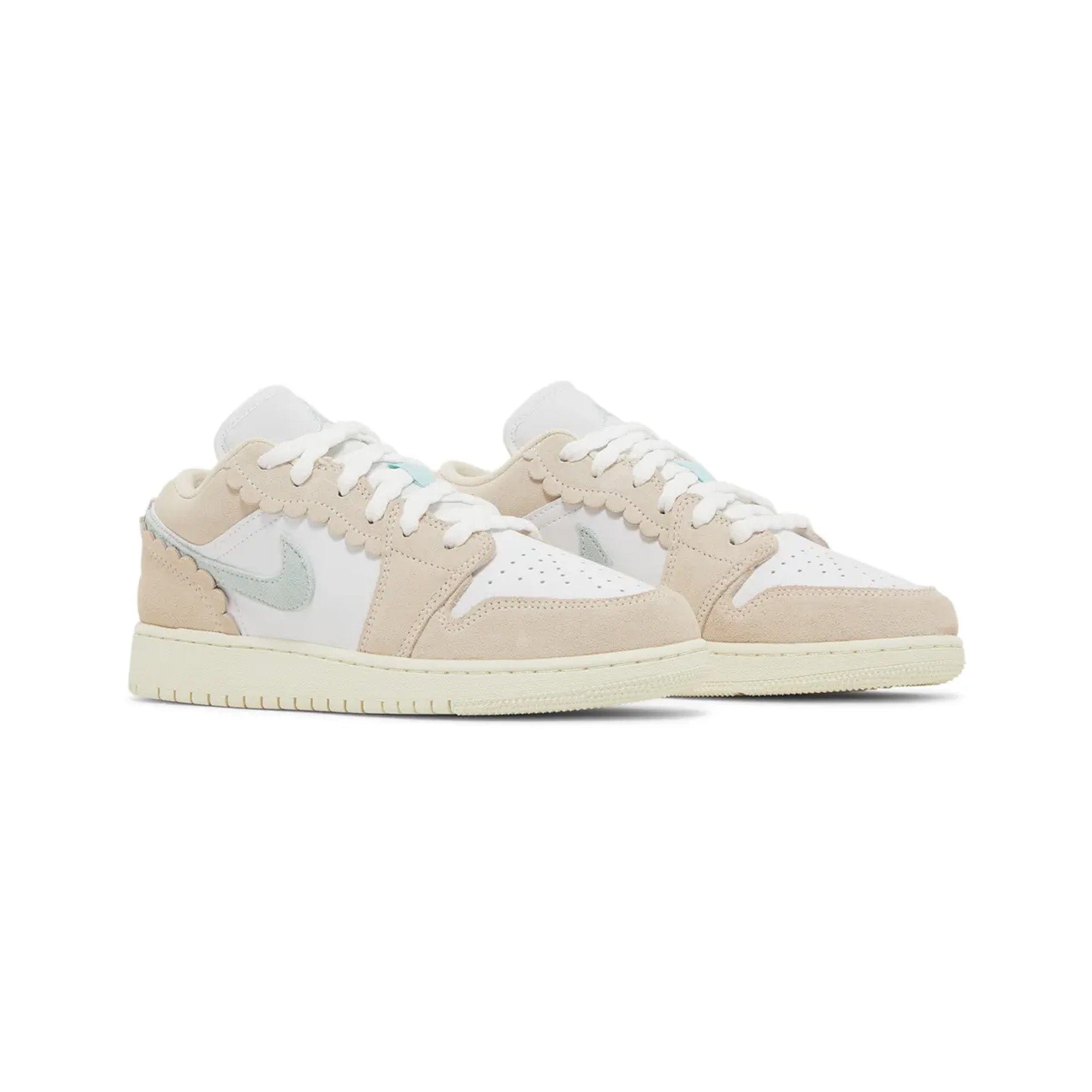 Air Jordan 1 Low SE 'Scalloped Edge Guava Ice' GS (2023)
