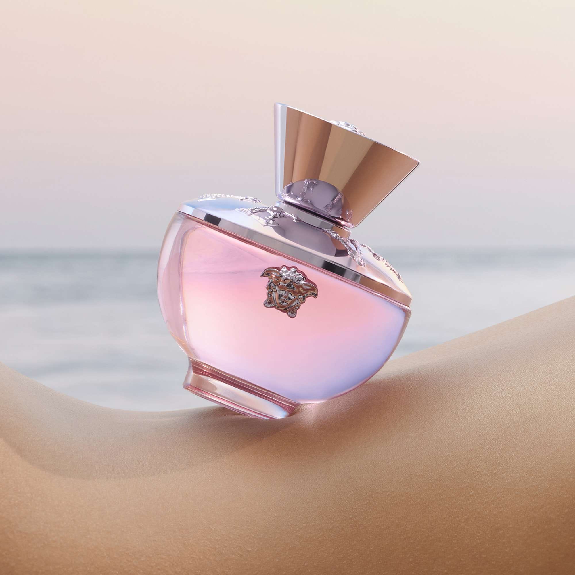 Versace Dylan Blush Pink Eau de Parfum Spray 50ml