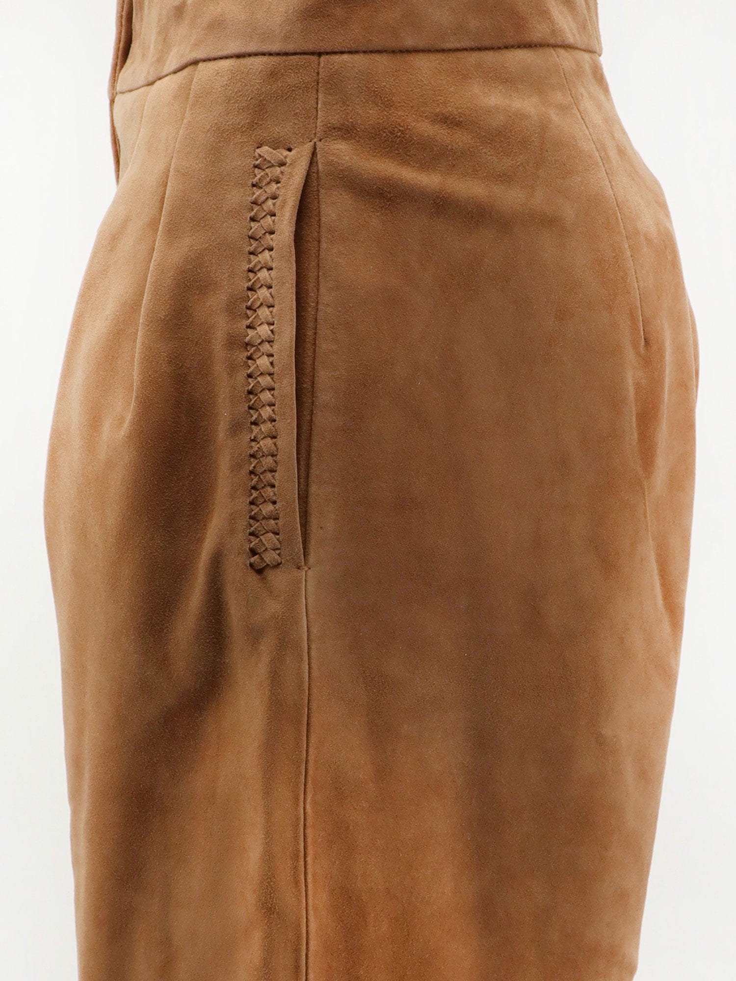 SCARLETT POPPIES Inez suede bermuda shorts