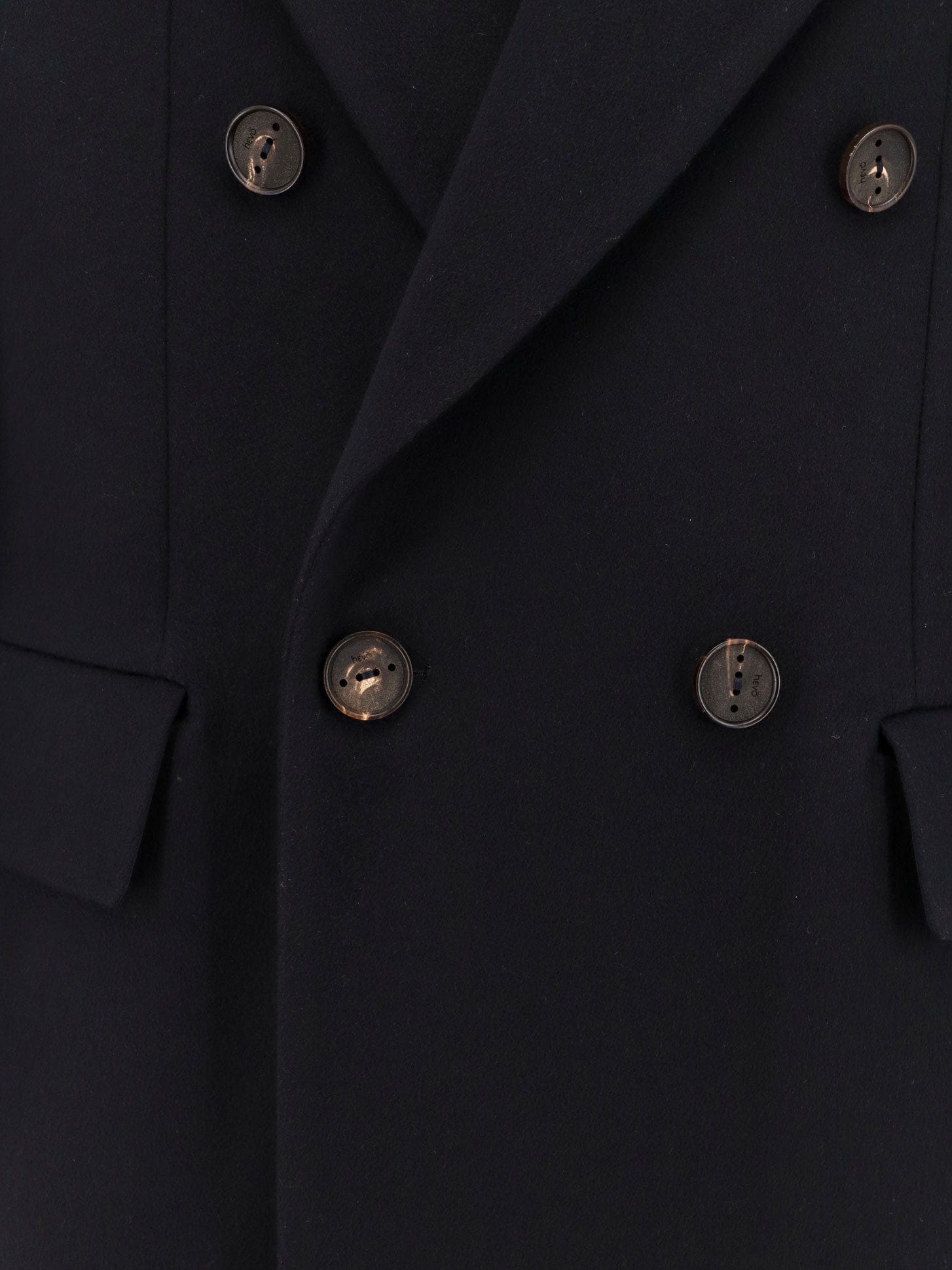 Hevo Cashmere coat with satin lining