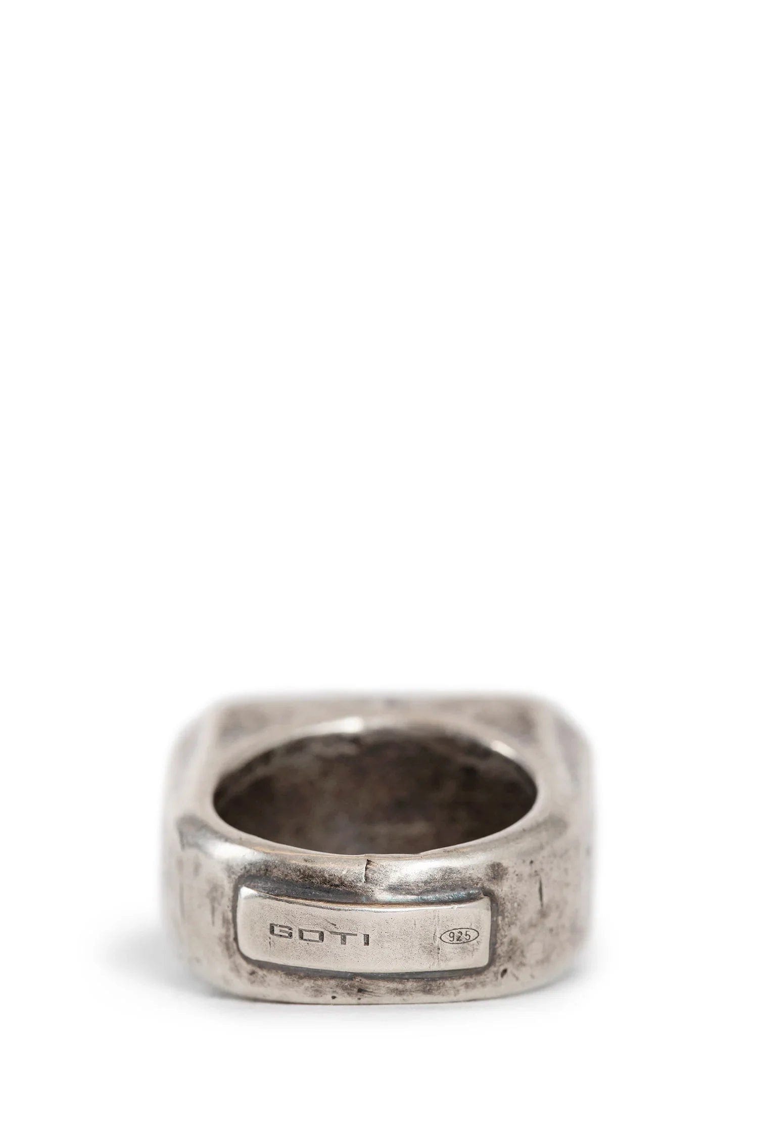 GOTI Signet onix ring