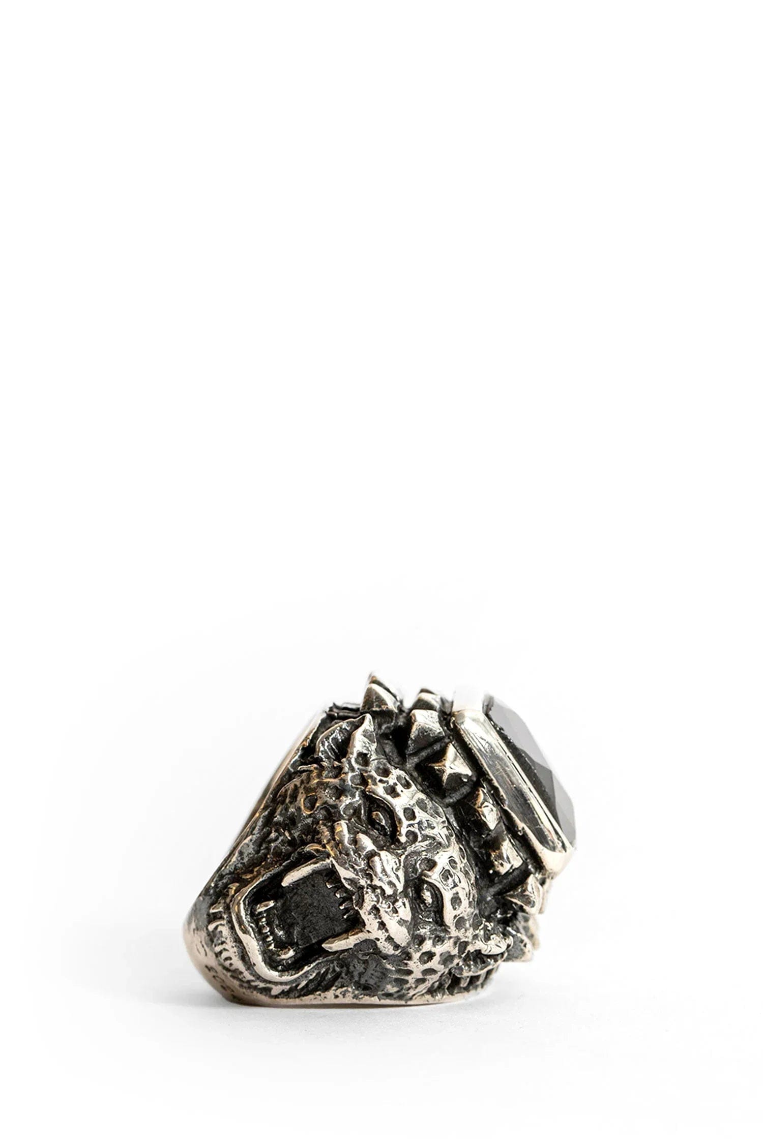 KD2024 RING J-STUD ONYX