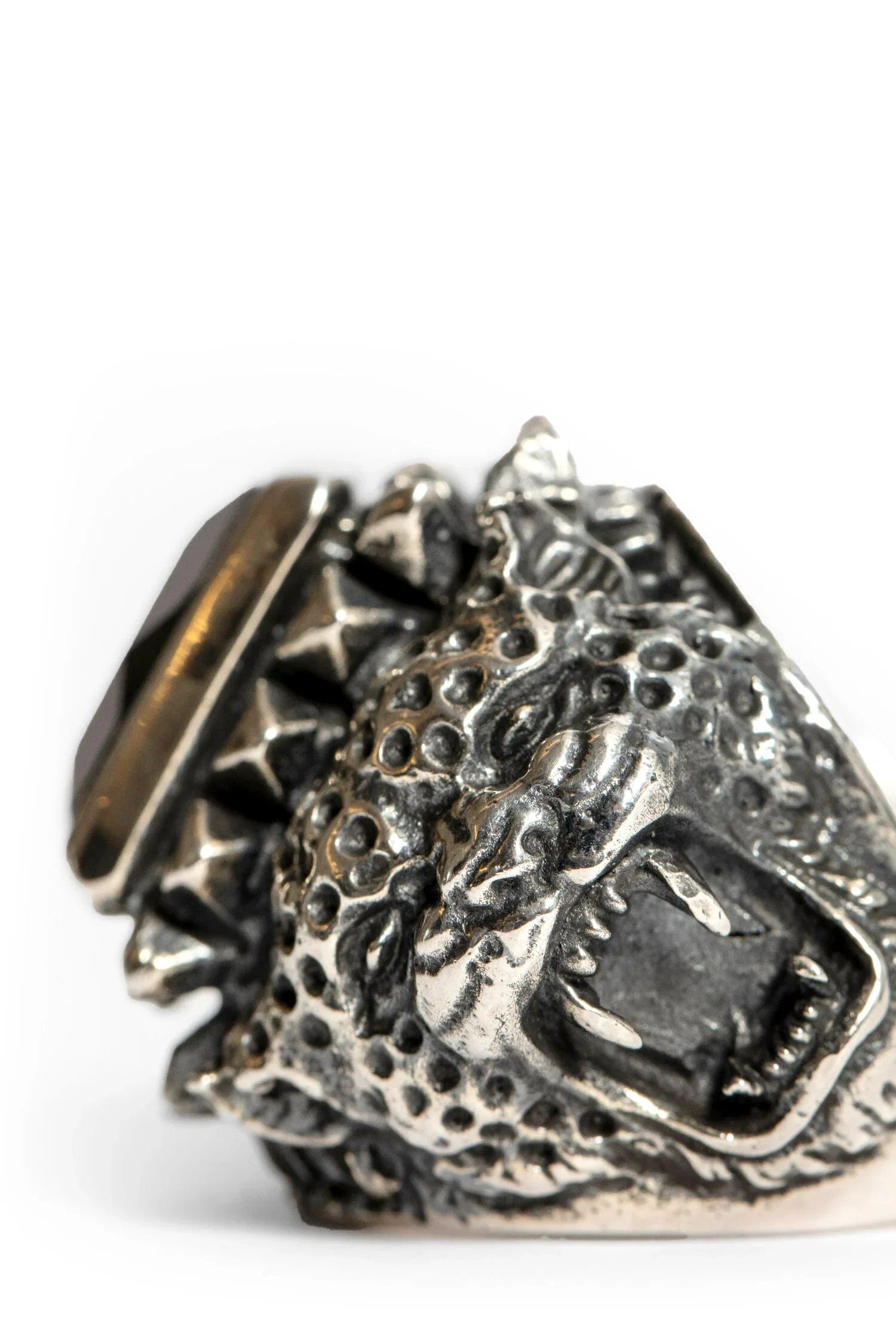 KD2024 RING J-STUD ONYX