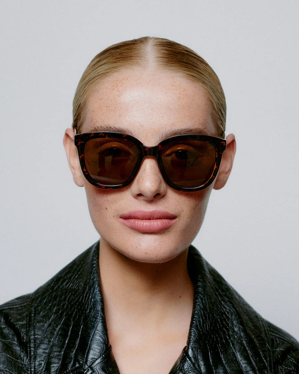 A. Kjaerbede Billy Sunglasses - Demi Tortoise
