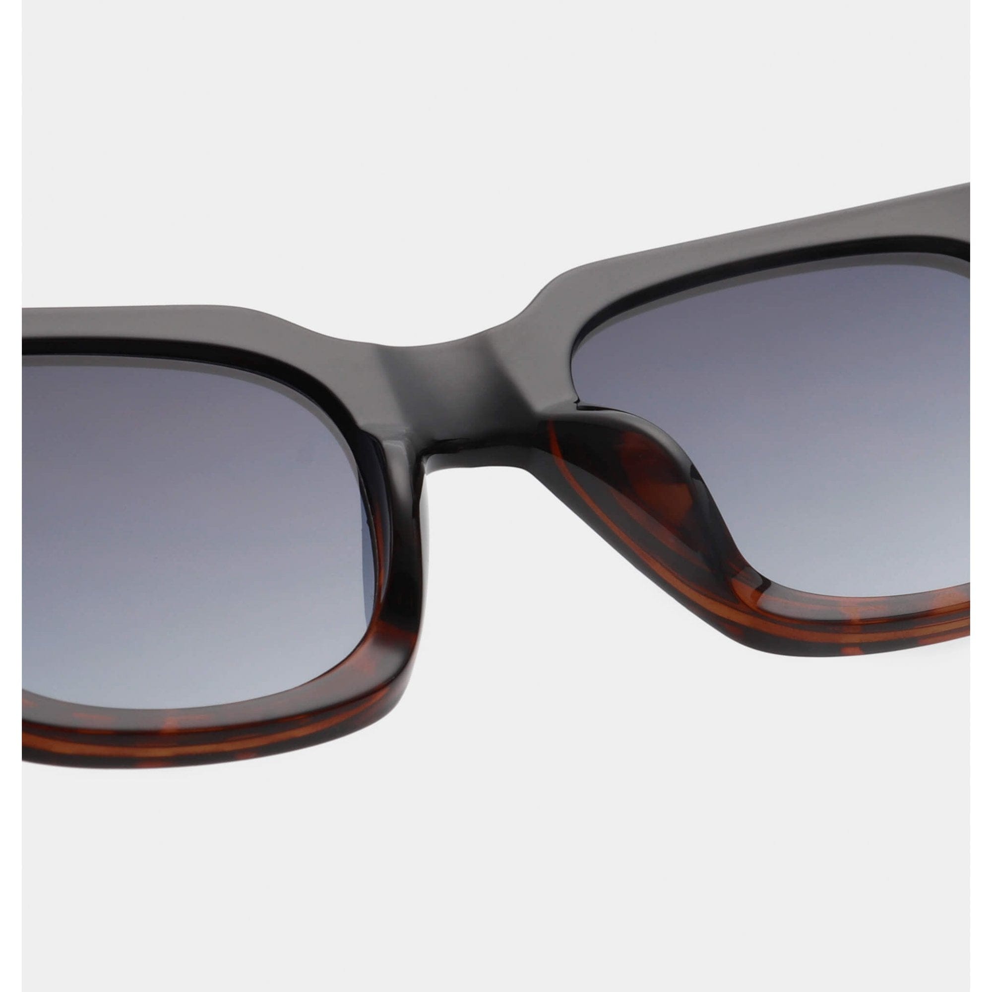 A. Kjaerbede Nancy Sunglasses - Black / Demi Tortoise