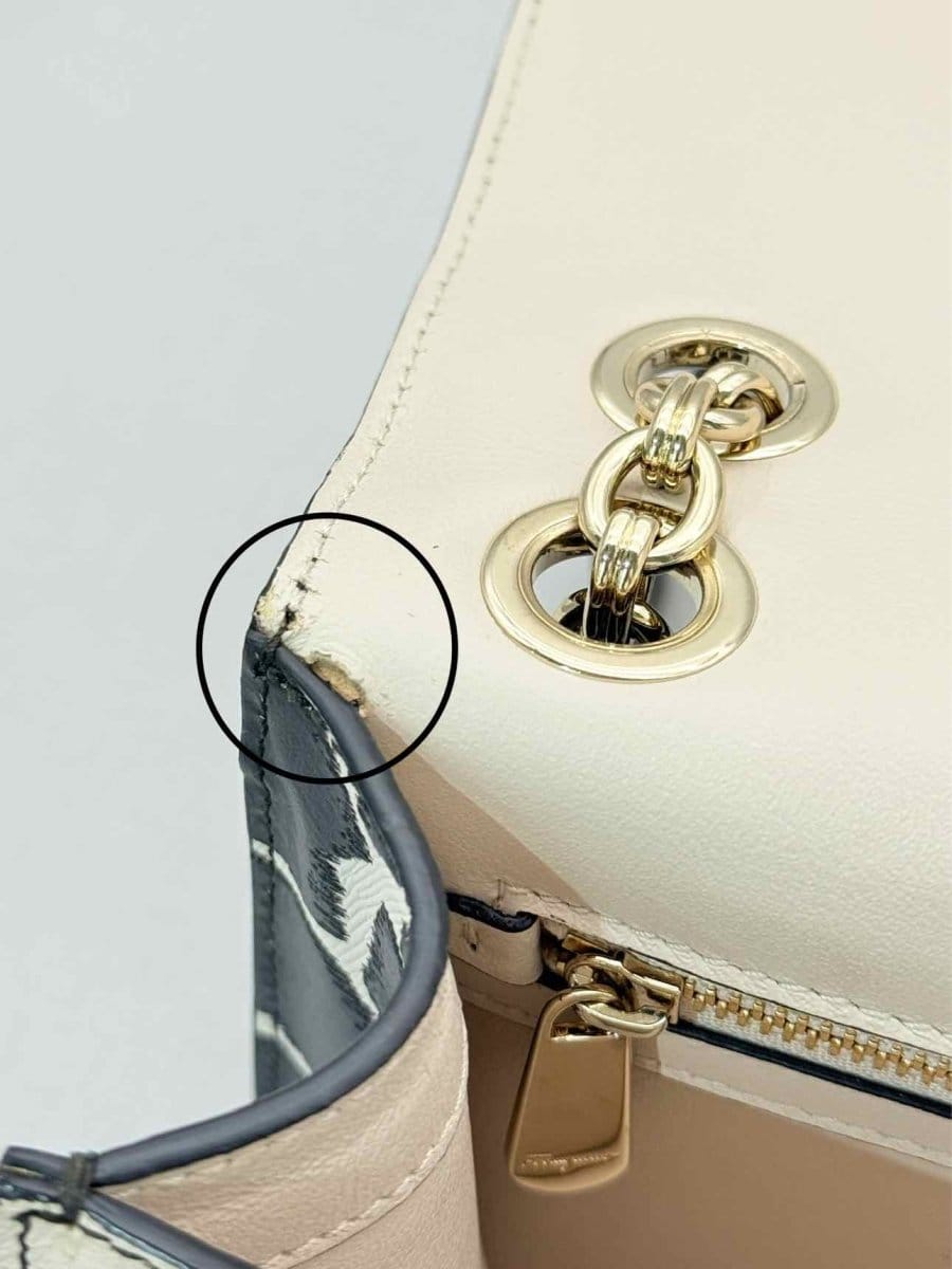 SALVATORE FERRAGAMO Gancini Black & White Shoulder Bag
